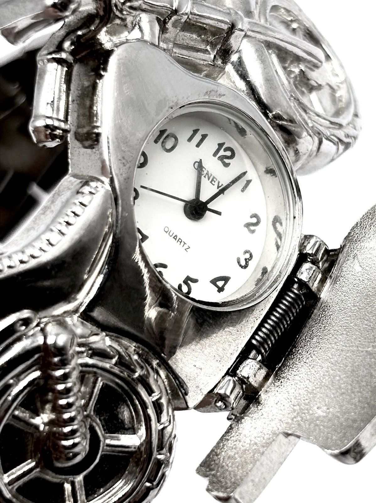 Japanese Brand Geneva Motorcycle Watch Size ONE SIZE - 8 Thumbnail