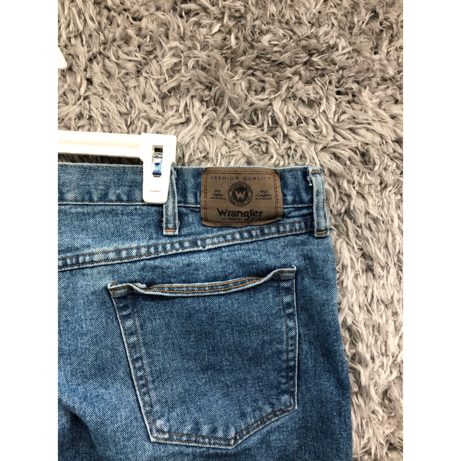 Wrangler Wrangler Jeans 42x30 Mens Mid Rise Straight Leg Dark Wash Blue Denim Jeans Regular Width Belt Loops 5-Pocket Wrangler Brand Mens Denim Clothing Size US 42 / EU 58 - 6 Thumbnail