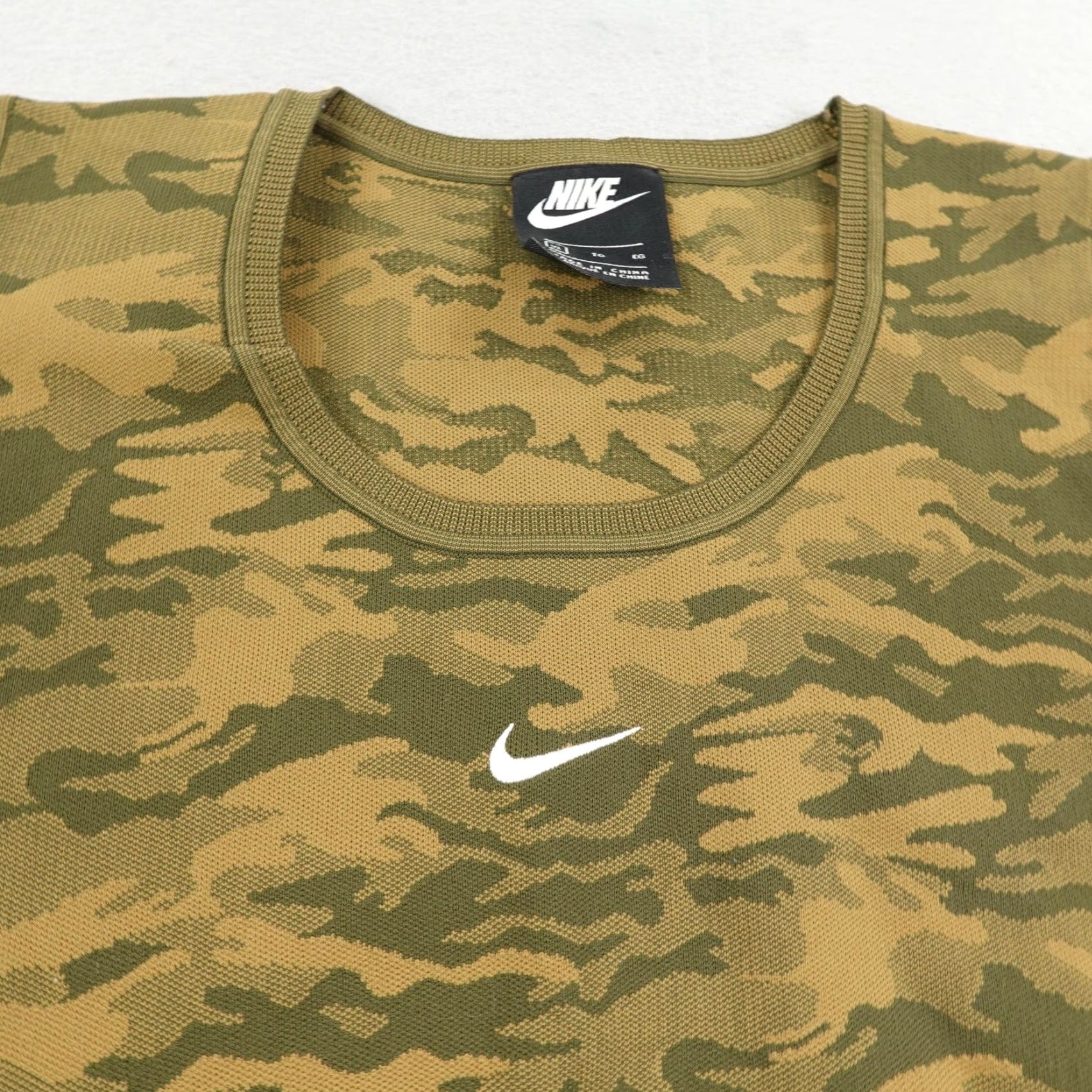 Nike Nike Women’s Tank Top XL Green Camo Seamless Cropped Sports Bra Activewear Gym Workout Size XL / US 12-14 / IT 48-50 - 2 Thumbnail