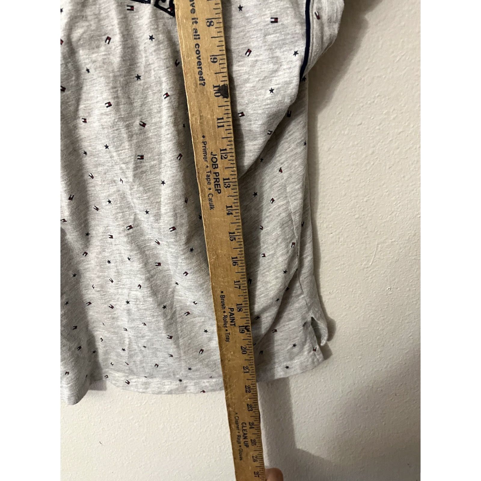 Tommy Hilfiger Tommy Hilfiger Women Pajama Top Sleepwear Small Gray Hearts Logo Print Short Sleeve Button Closed Size S / US 4 / IT 40 - 4 Thumbnail