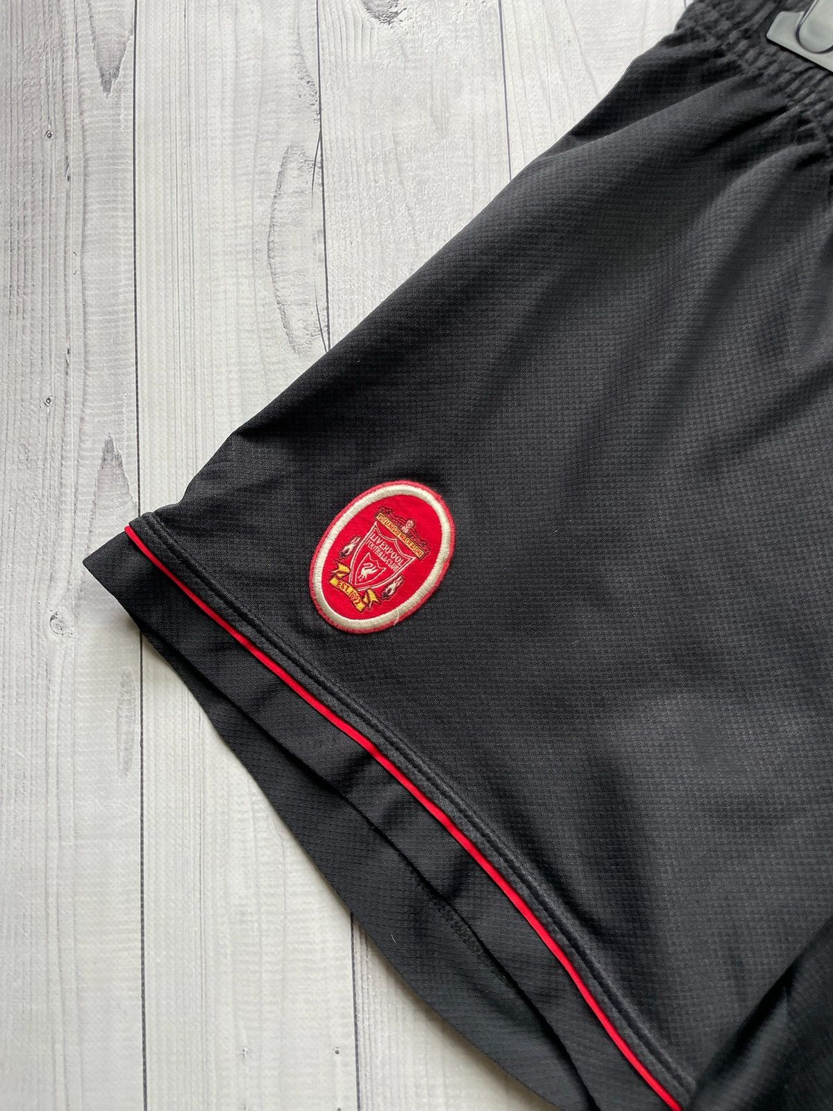 Reebok × Vintage Vintage Reebok Liverpool soccer shorts black size M Size US 32 / EU 48 - 2 Thumbnail