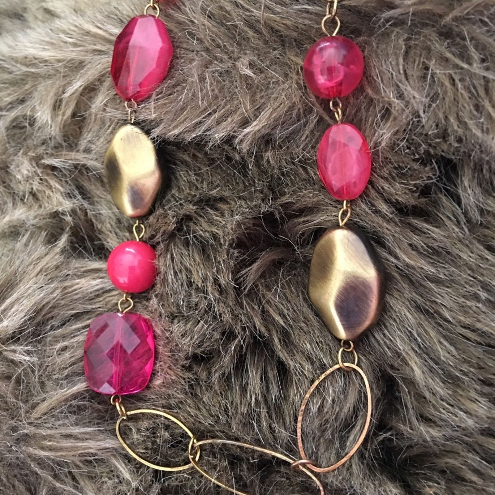 Vintage Vintage pink plastic bead gold tone link necklace Size ONE SIZE - 6 Thumbnail