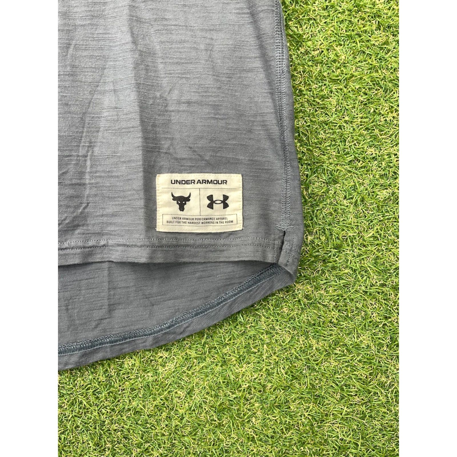 Under Armour Under armour Project Rock Hoodie Mens M Gray Knit Short Sleeve Hooded Pockets Logo Embroidered All Seasons Gym Sportswear 2010s Mens Size US M / EU 48-50 / 2 - 4 Thumbnail