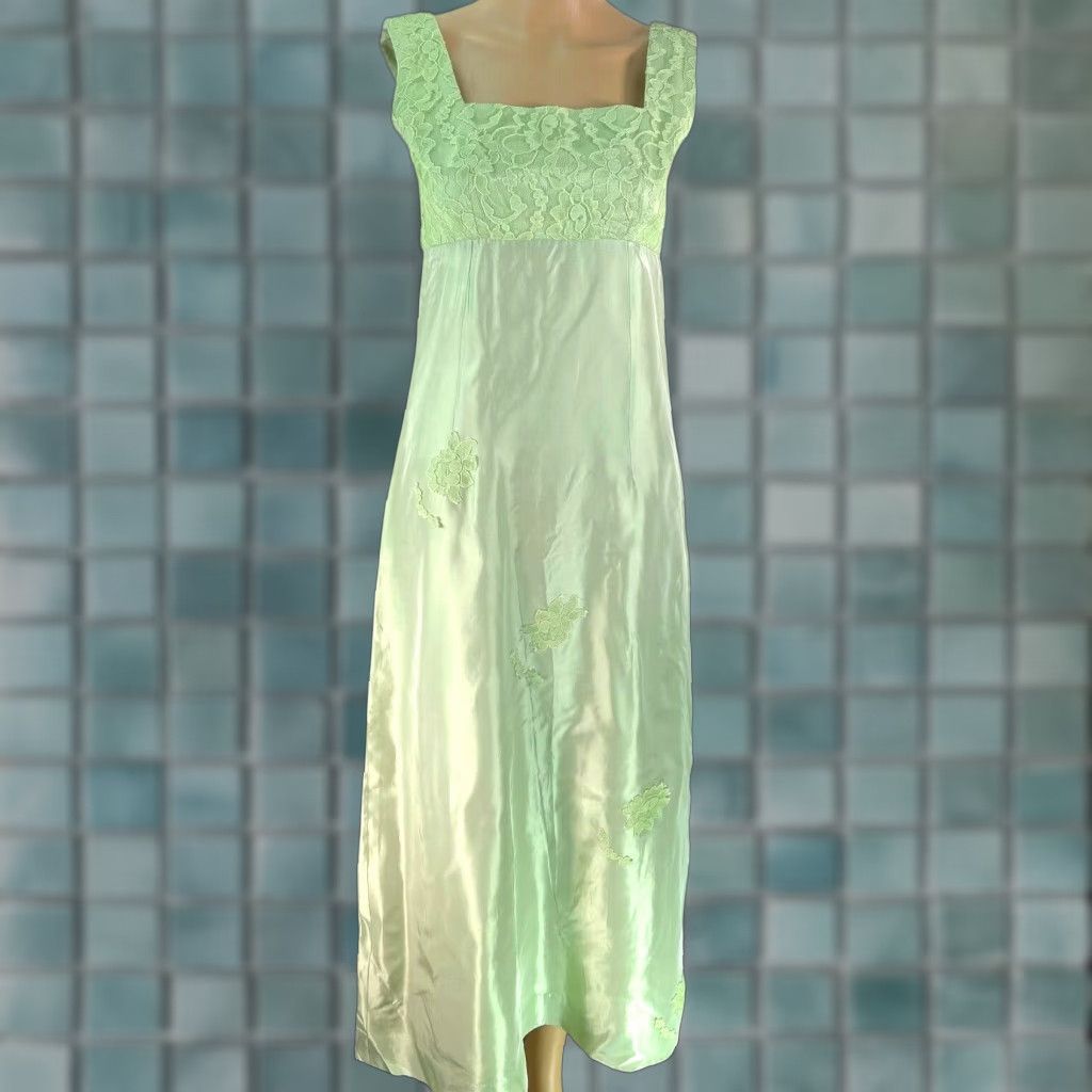 Vintage VINTAGE 80s Satin Maxi Dress - Green Square Neck Sleeveless Bow Back - M (S/M) Womens Party Wedding Size M / US 6-8 / IT 42-44 - 1 Thumbnail