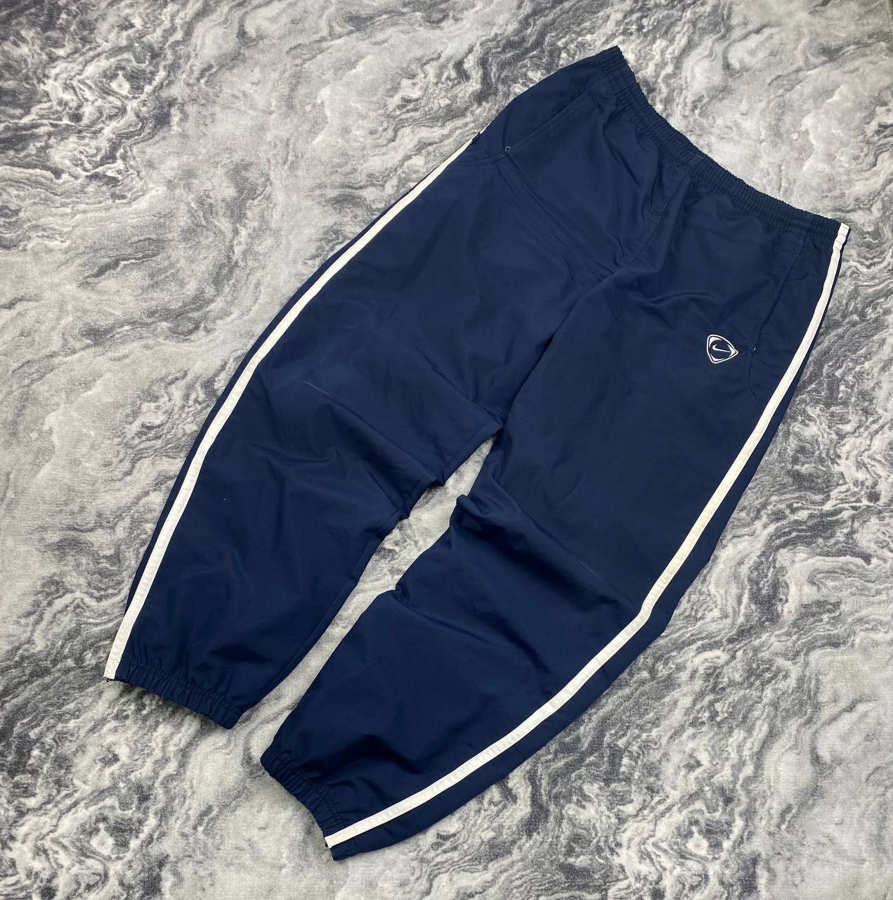 Nike Vintage Nike TrackSuit Jacket And Pants Striped Swoosh 00s Size US L / EU 52-54 / 3 - 10 Thumbnail