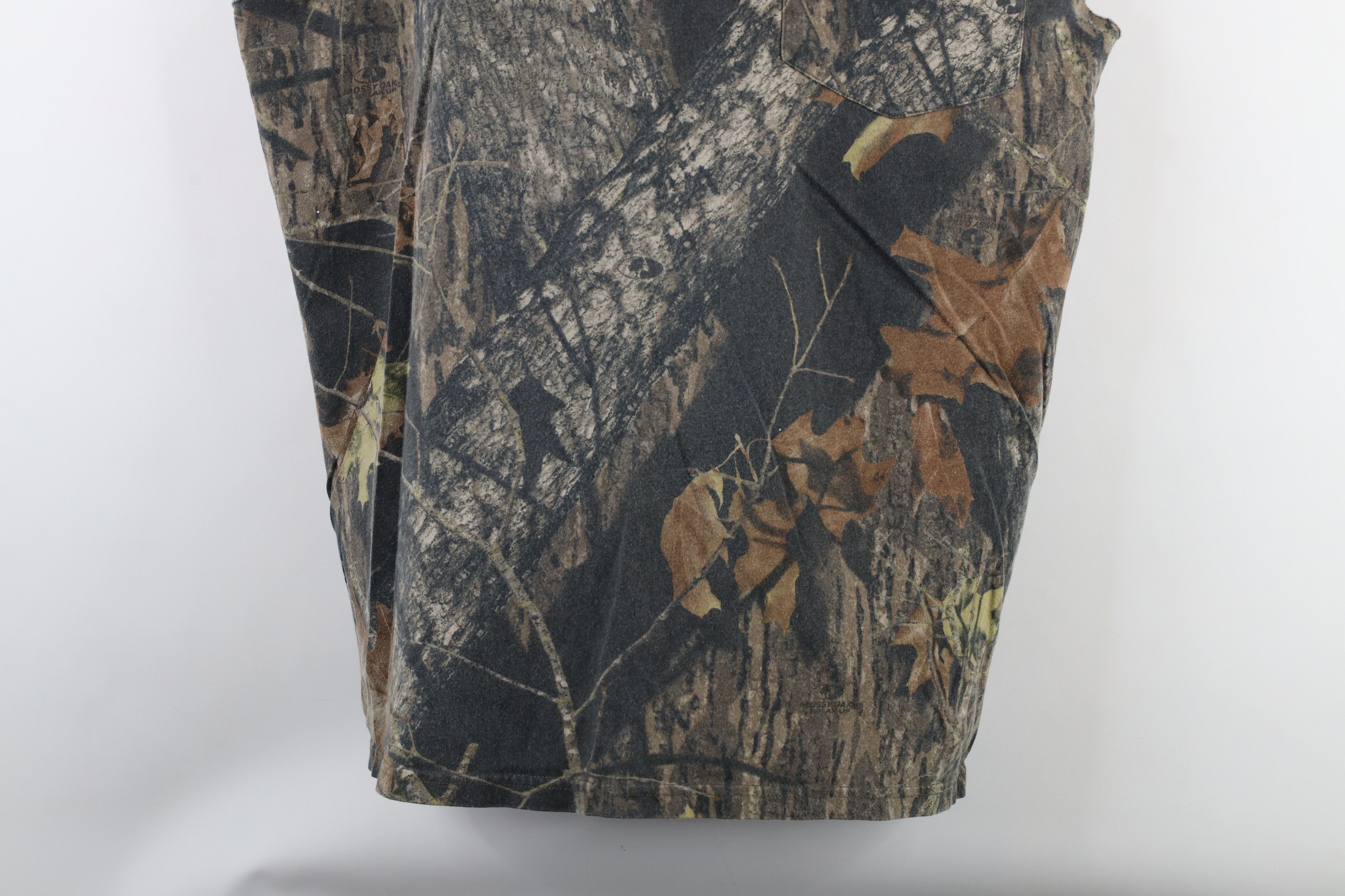 Vintage Vintage Streetwear Oak Camouflage Cut Off Pocket T-Shirt Size US M / EU 48-50 / 2 - 3 Thumbnail