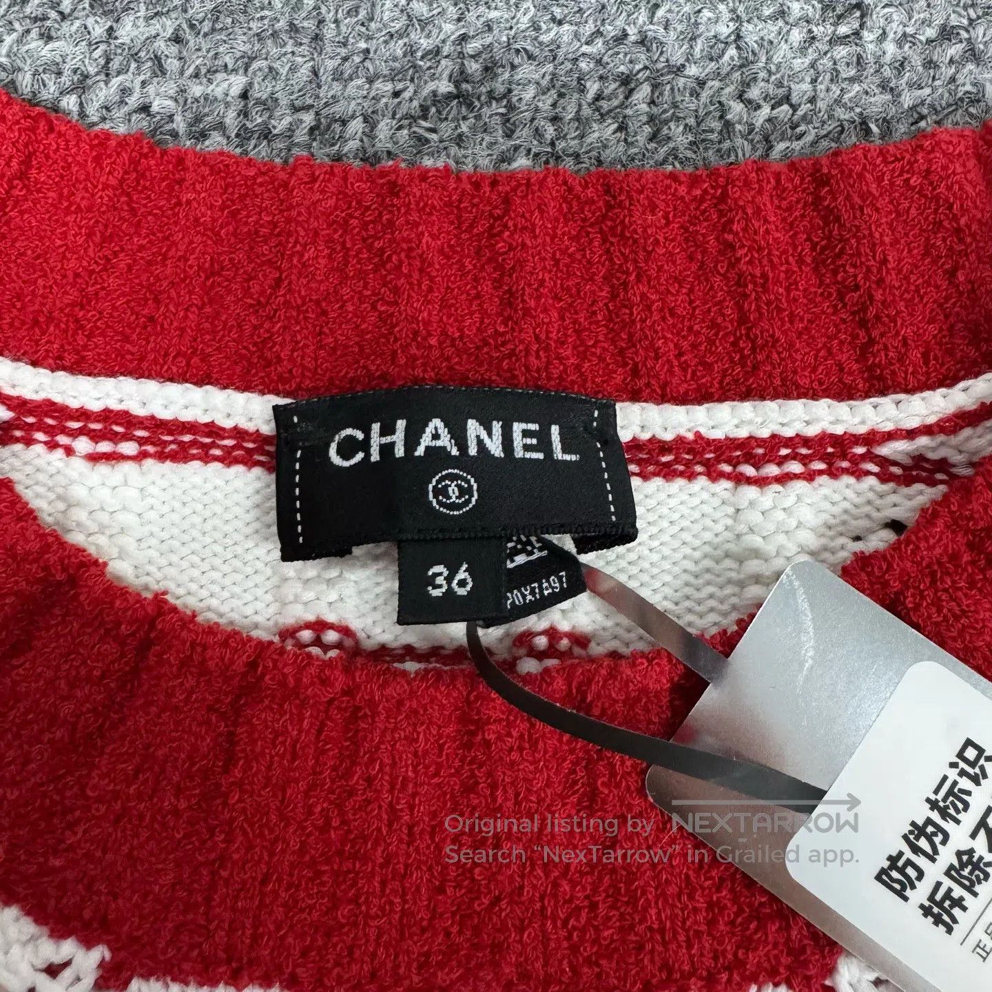 Chanel Chanel Double-C embroidered round-neck short knit sweater| Size S / US 4 / IT 40 - 6 Thumbnail