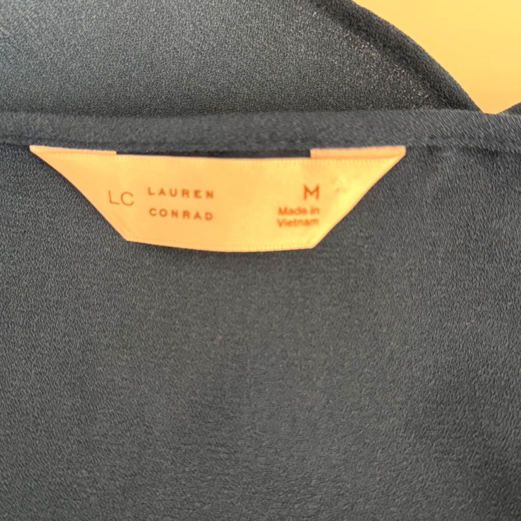 Vintage LC Lauren Conrad Womens M Sleeveless V-Neck Top Blue Coquette NWT Ruffle Blouse Submarine Navy Chiffon-Style, Office, Casual, Workwear Size M / US 6-8 / IT 42-44 - 5 Thumbnail