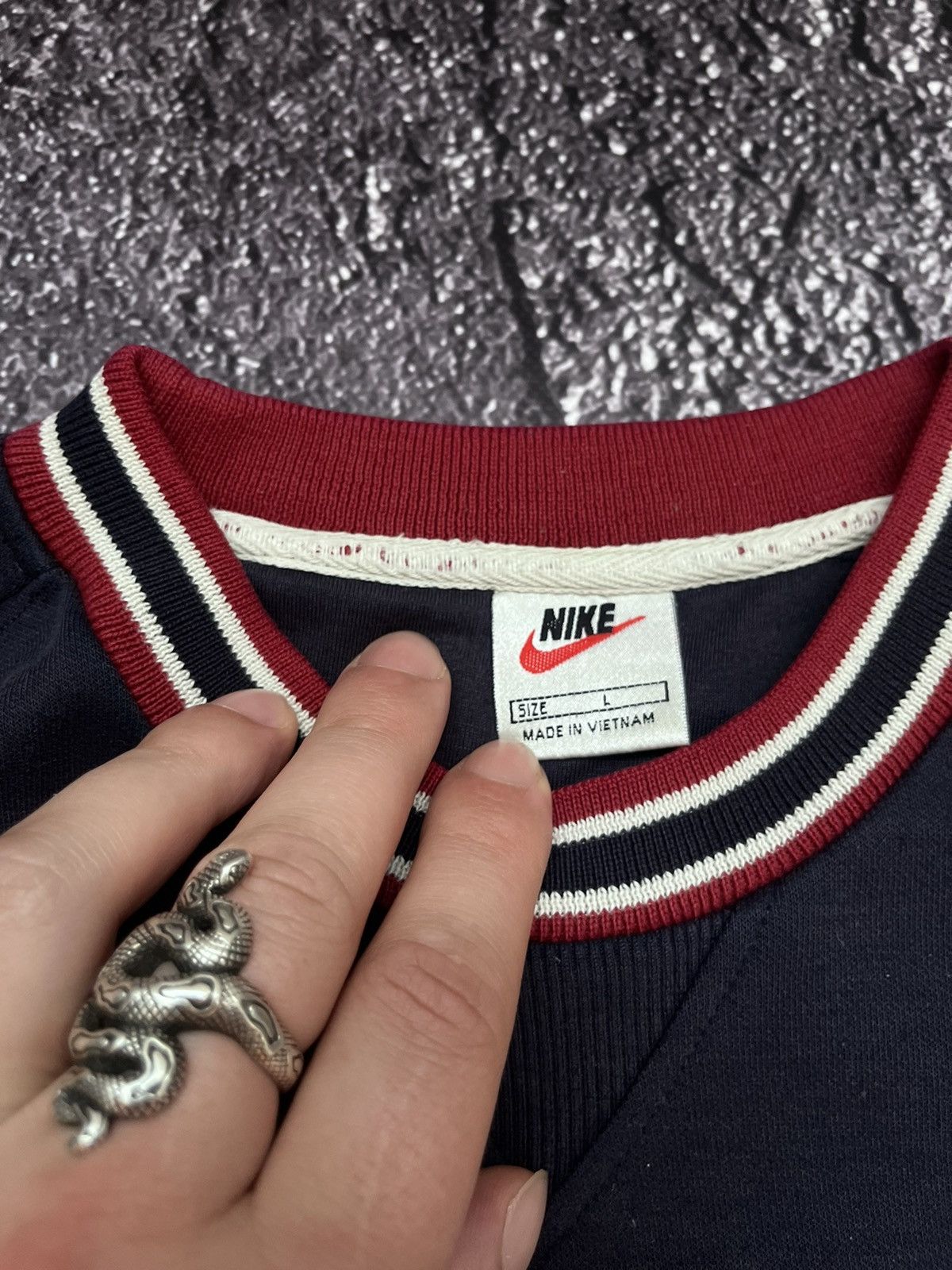 Nike VINTAGE 90S NIKE BIG SWOOSH LOGO EMBROIDERED SWEATSHIRT Size US L / EU 52-54 / 3 - 8 Thumbnail
