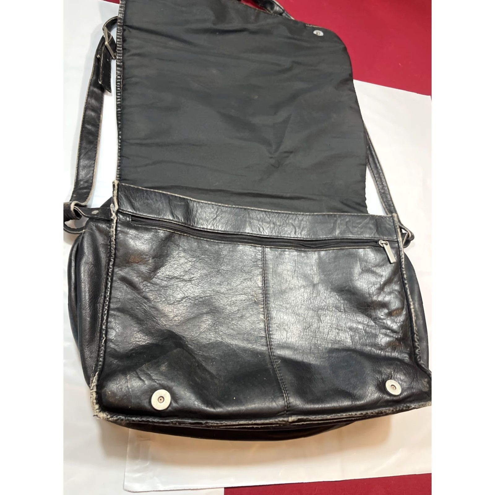 Vintage VINTAGE Wilson Leather BLACK Messenger Bag Distressed Grunge Leather Crossbody 16x11 1990s Women Men Unisex Adults Bag Movie Moto Office School Work Size ONE SIZE - 6 Thumbnail