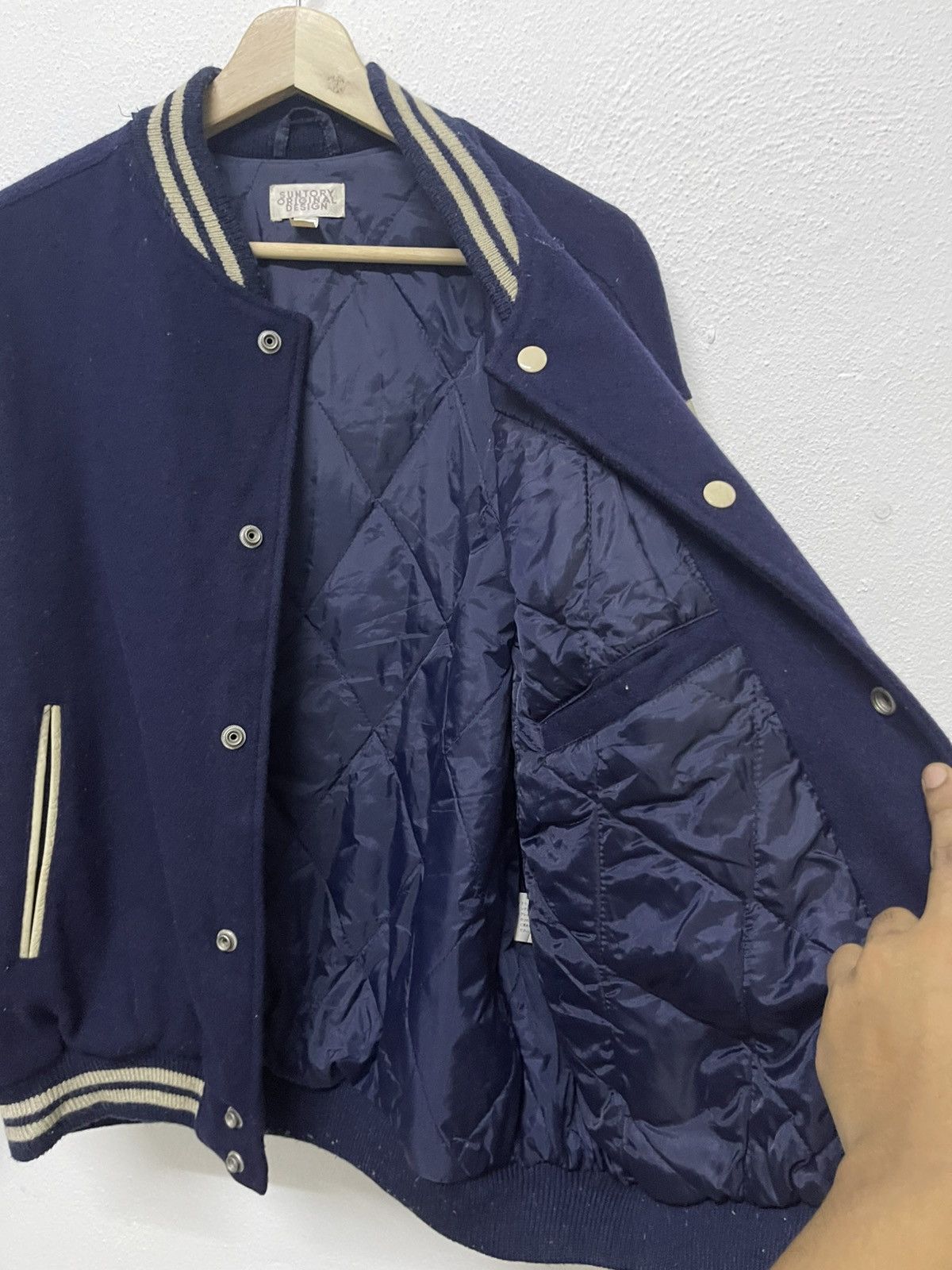 Japanese Brand 2000s SUNTORY BOSS COFFEE VARSITY LEATHER SLEEVE DISTRESSED Size US M / EU 48-50 / 2 - 21 Thumbnail
