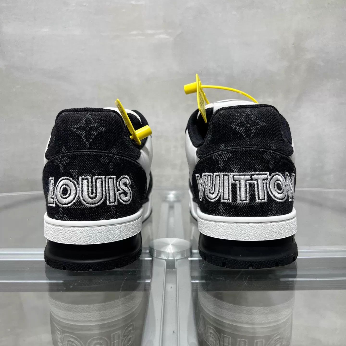Louis Vuitton LV Trainer Black/White Velcro UK3.5/37.5 Size US 7 / IT 37 - 6 Thumbnail