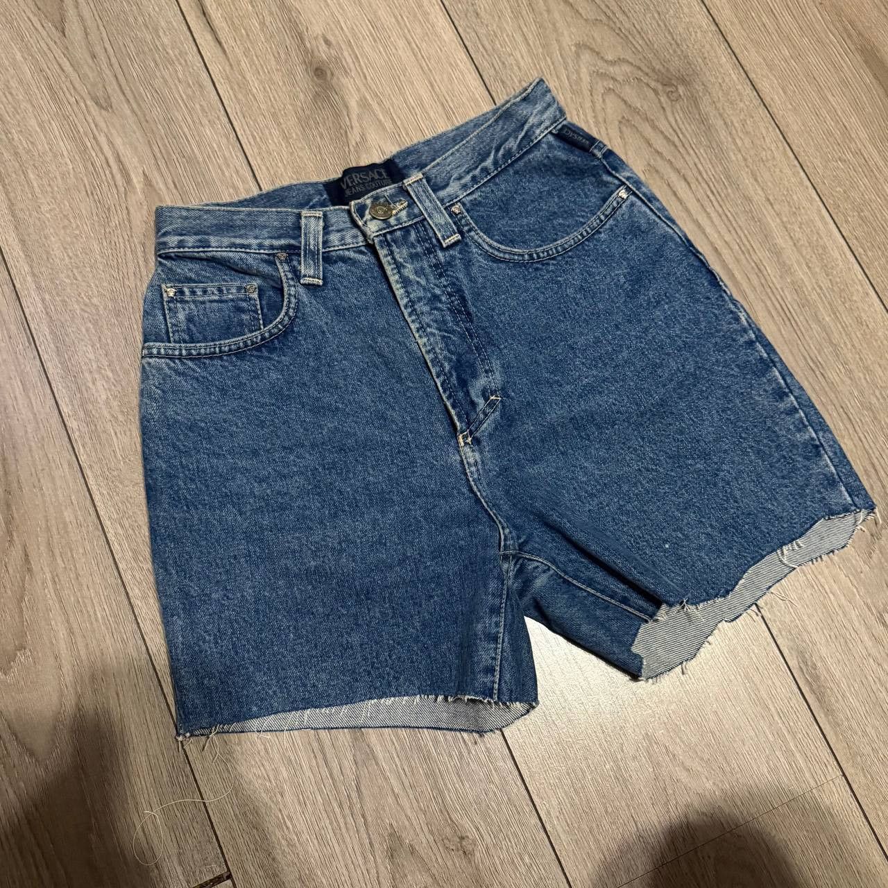 Versace Jeans Couture Versace Jeans Couture Vintage Blue Mini Shorts Jeans EU 28 Size 27" / US 4 / IT 40 - 2 Thumbnail