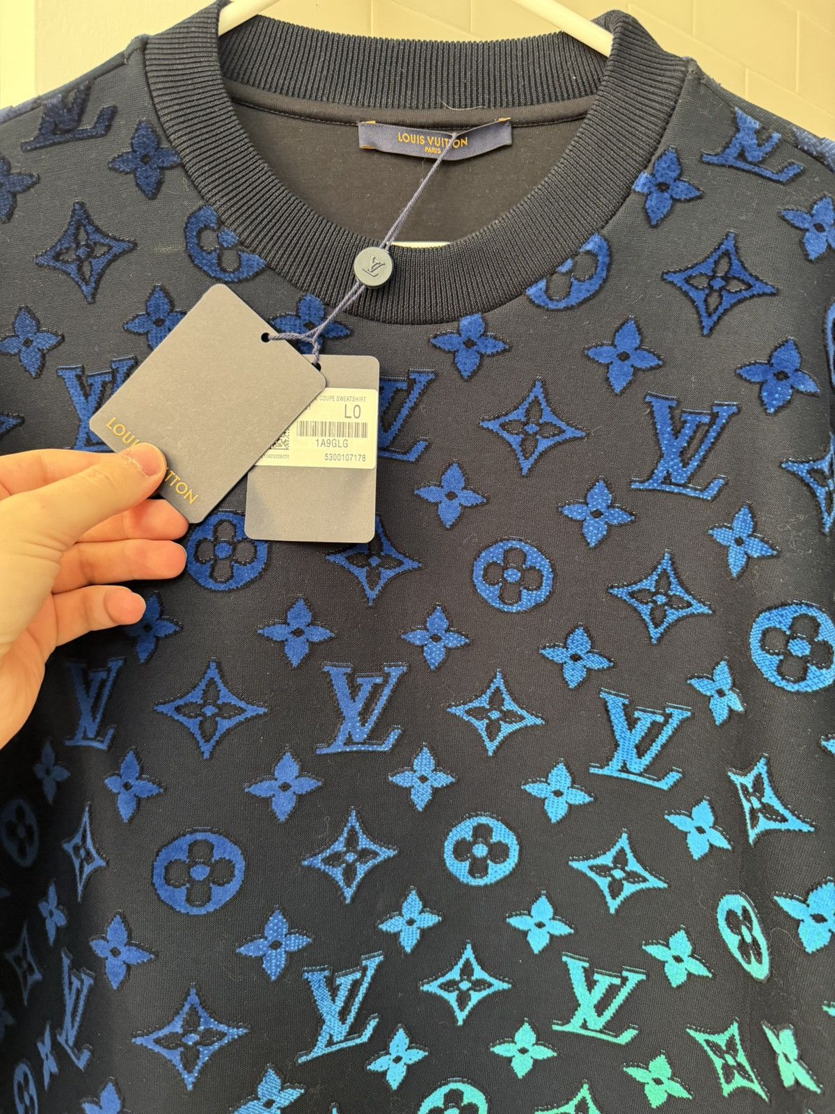 Louis Vuitton Louis Vuitton Gradient Monogram Fil Coup Sweatshirt Size US L / EU 52-54 / 3 - 3 Thumbnail