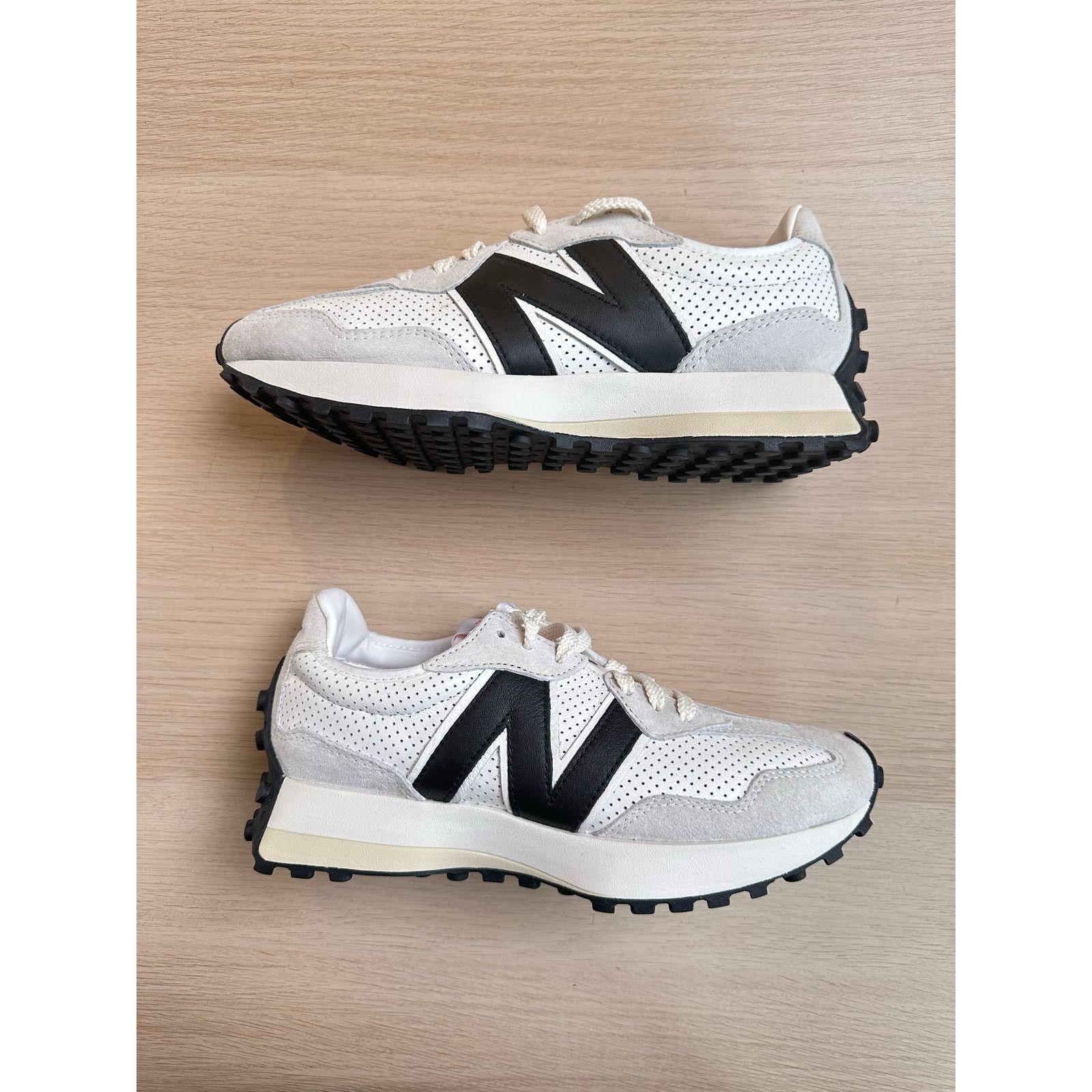 New Balance New Balance 327 x Casablanca Black and White - Size 7M NEW Size US 8.5 / IT 38.5 - 3 Thumbnail