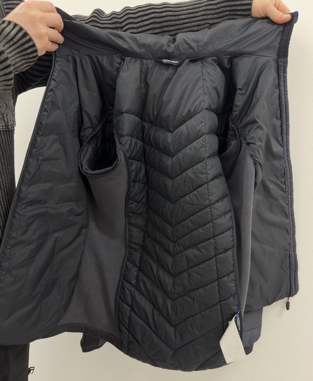 Berghaus Berghaus Womens Puffer Down Jacket Hood Hiking Outdoor Size S / US 4 / IT 40 - 14 Thumbnail
