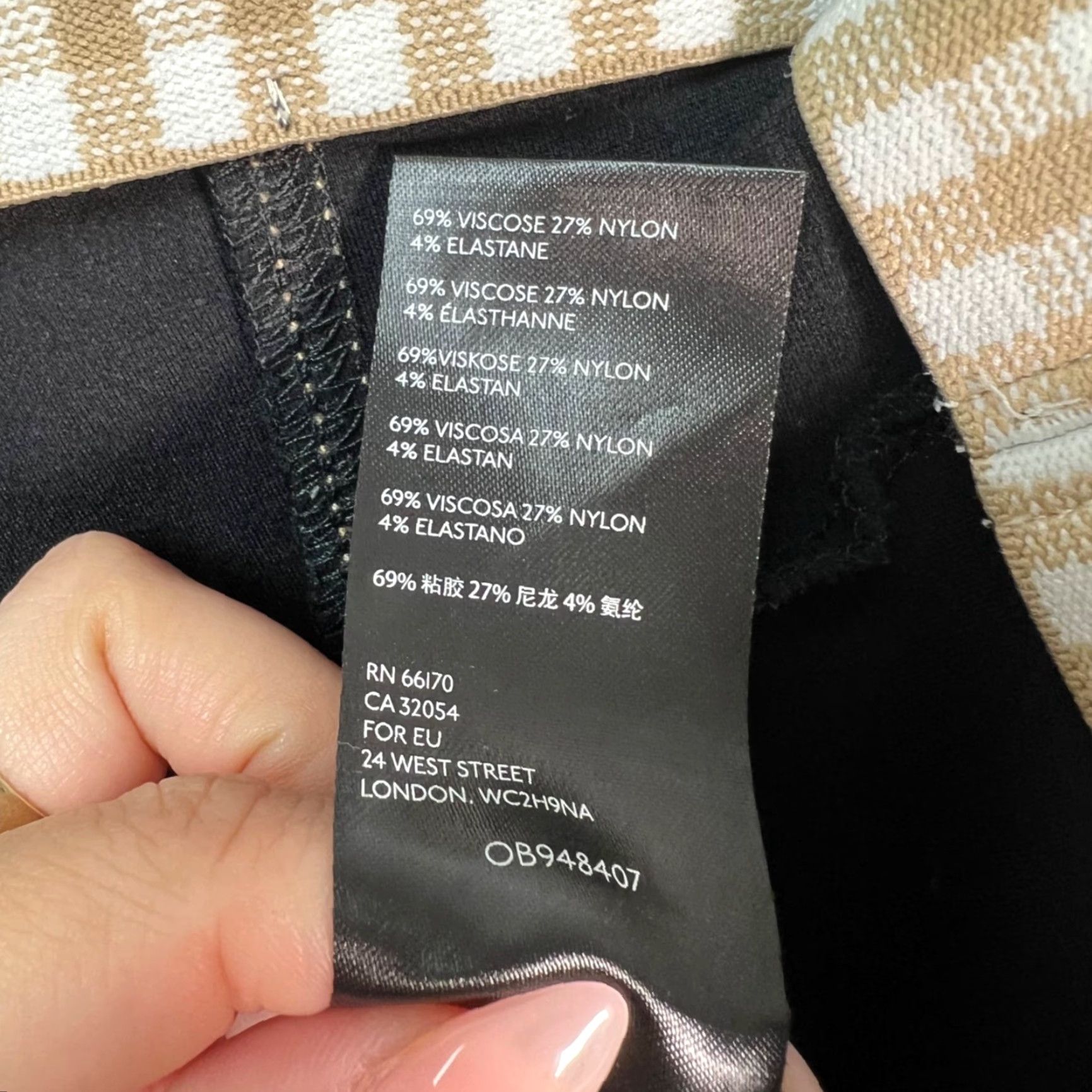 Anthropologie Anthropologie Pants Womens XS Essential Crop Flare Black w/ Beige Stitching Cropped 27in Inseam Size 26" / US 2 / IT 38 - 5 Thumbnail