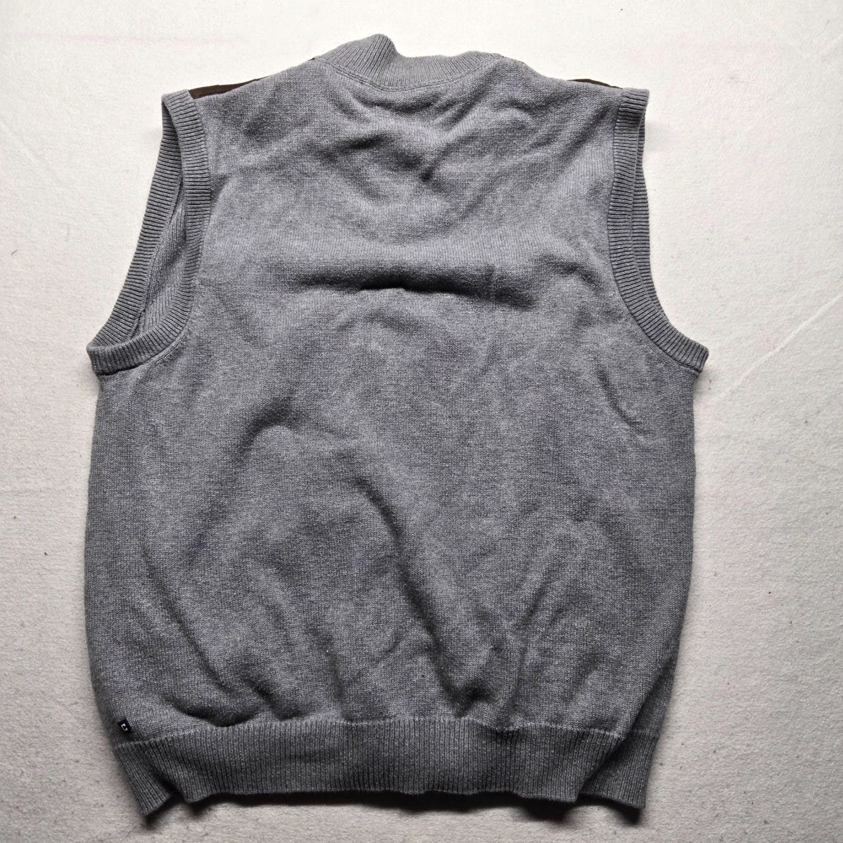 Chaps Chaps Gray Sweater Vest Adult Men's Large Casual Preppy Knit V-Neck Sleeveless with Pockets Size US L / EU 52-54 / 3 - 7 Thumbnail