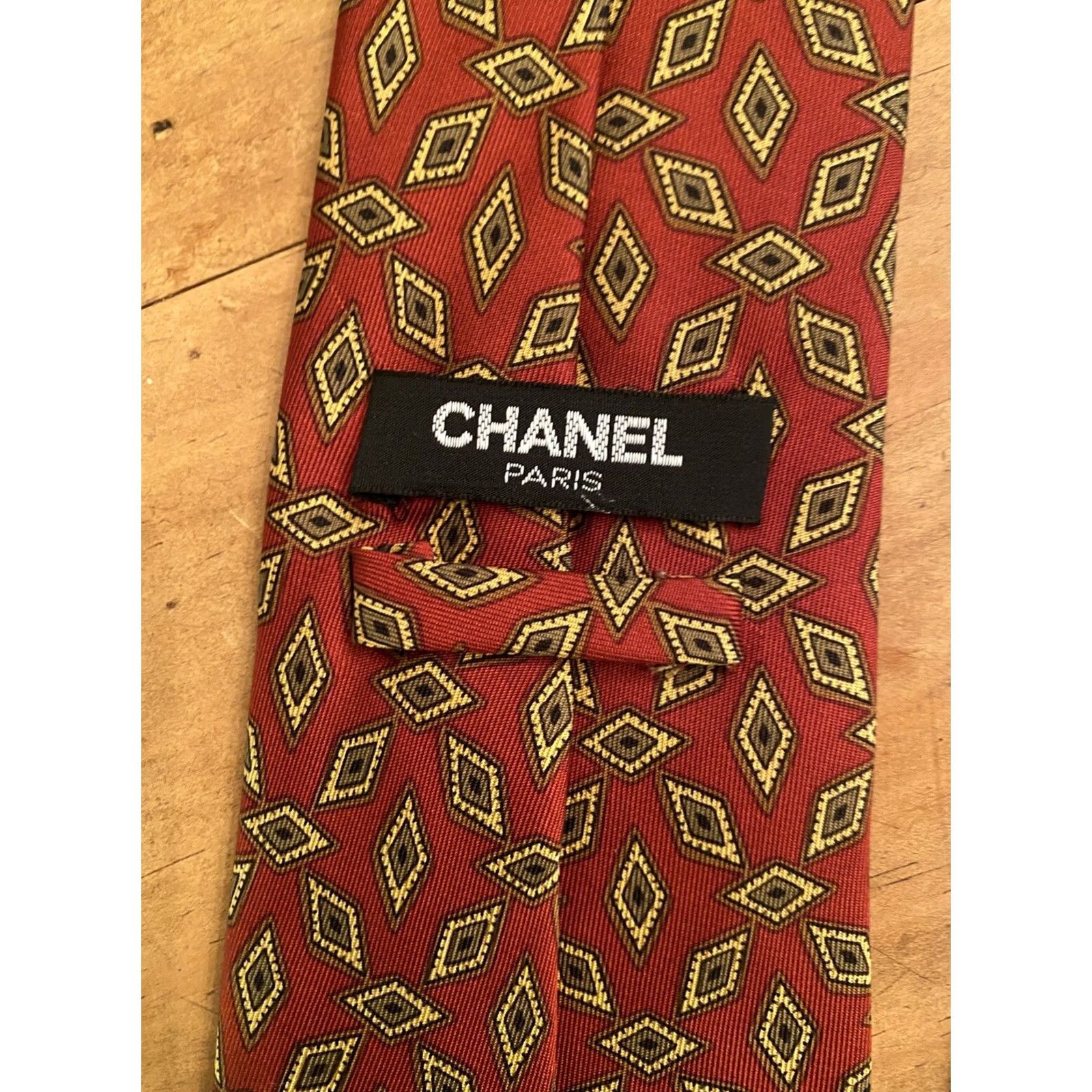 Chanel VINTAGE Chanel Paris Red Green Diamonds Mens 100% Silk Tie 3.5w 57L Logo Diamond Tie Mens Size ONE SIZE - 3 Thumbnail