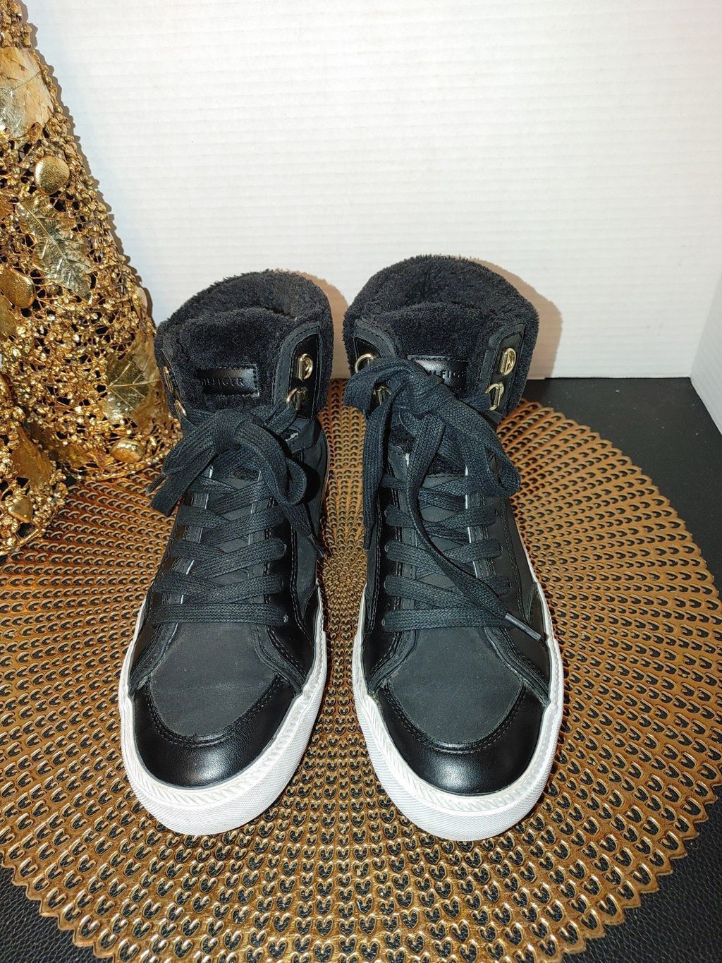 Tommy Hilfiger Tommy Hilfiger High Tops Size 9M Size US 9 / EU 42 - 1 Thumbnail