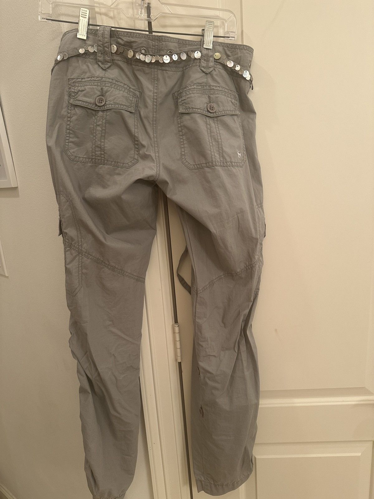Abercrombie & Fitch Women’s Abercrombie & Fitch gray cargo-type pants, S Size 27" / US 4 / IT 40 - 6 Thumbnail