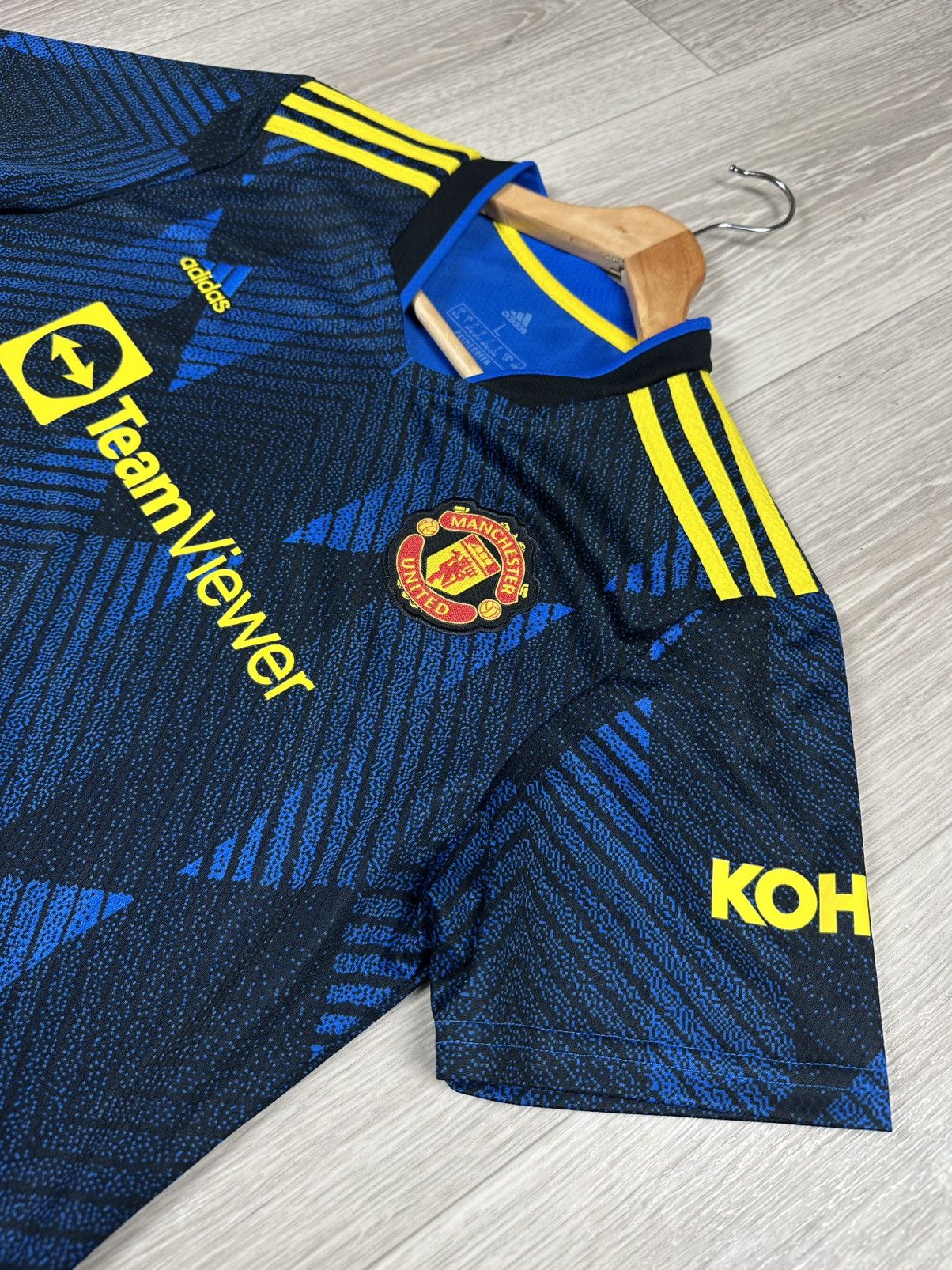 Adidas Adidas Manchester United 2021/22 Blue Soccer Jersey Size US XS / EU 42 / 0 - 4 Thumbnail