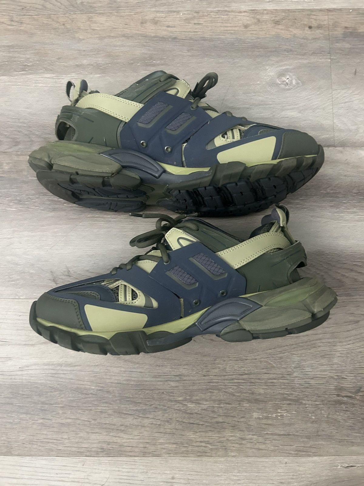 Balenciaga balenciaga khaki Size US 7 / EU 40 - 1 Thumbnail