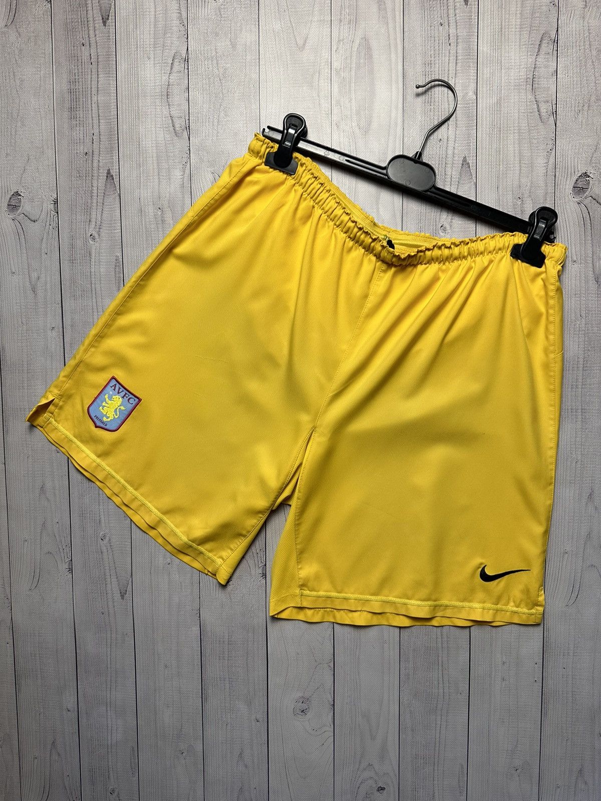 Vintage Nike Aston Villa soccer shorts player logo rare M
