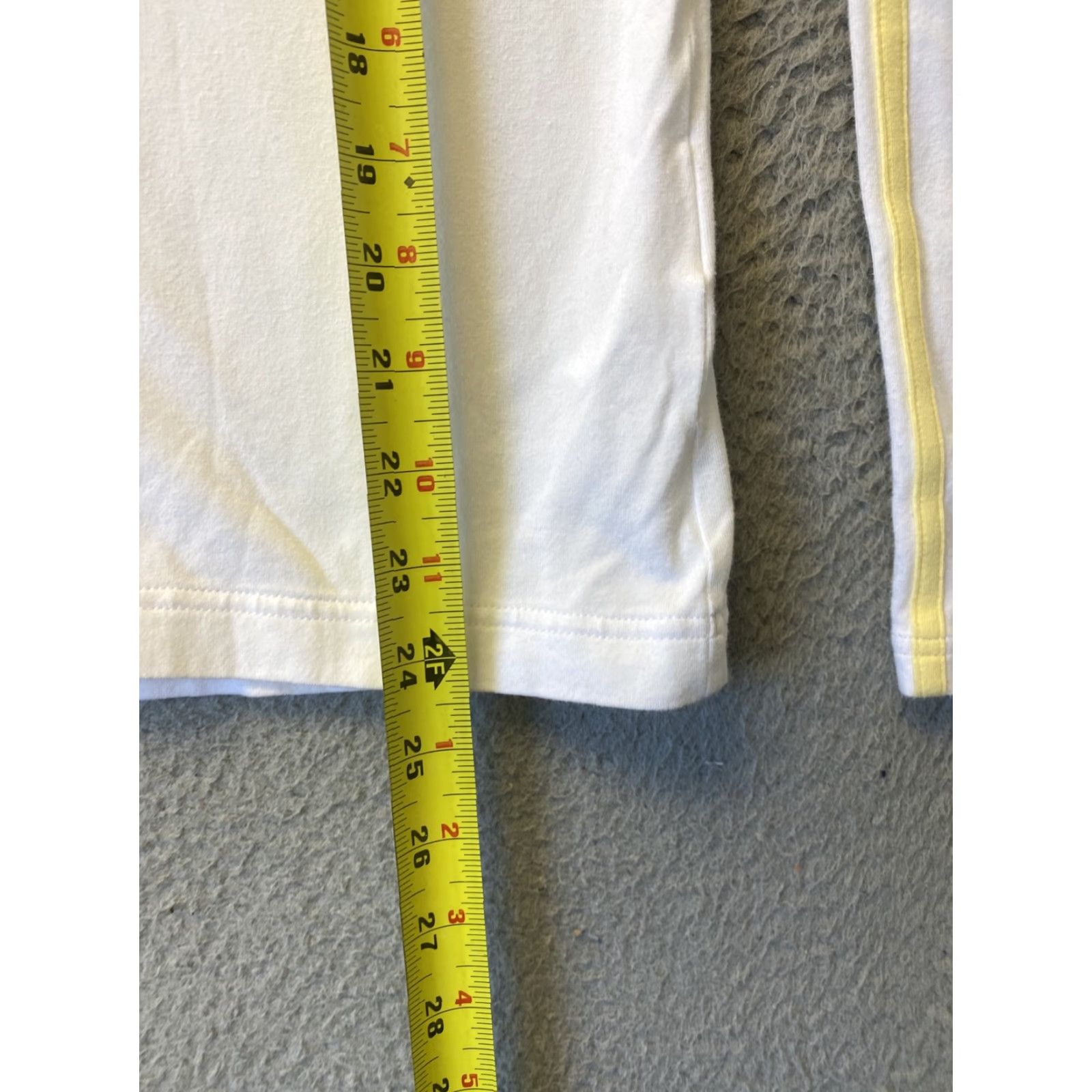 Adidas VINTAGE adidas Women's T-Shirt Long Sleeve V-Neck Cotton Size M White Activewear Size M / US 6-8 / IT 42-44 - 6 Thumbnail