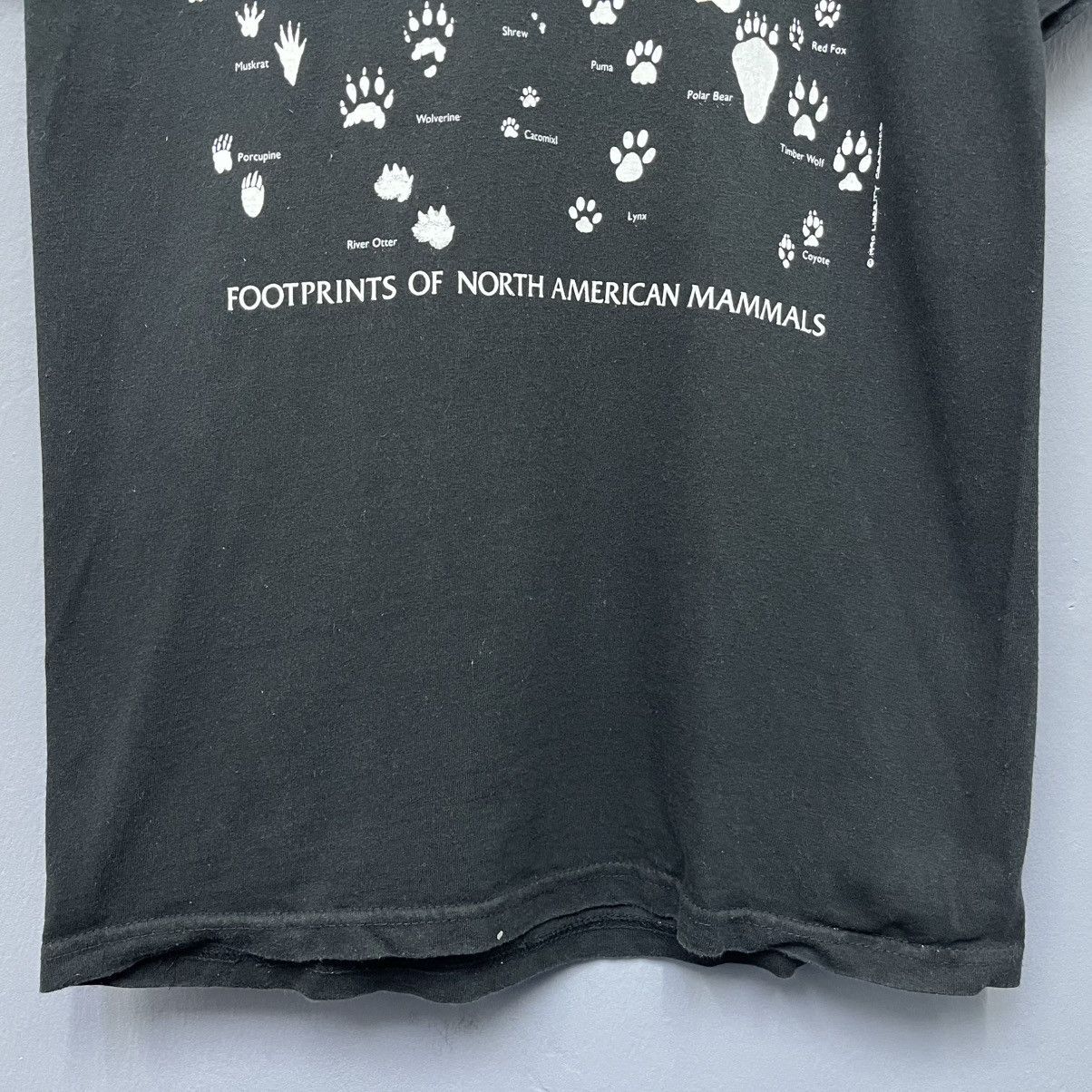 Vintage Vintage 90s Footprints Mammals T-Shirt Size US M / EU 48-50 / 2 - 4 Thumbnail