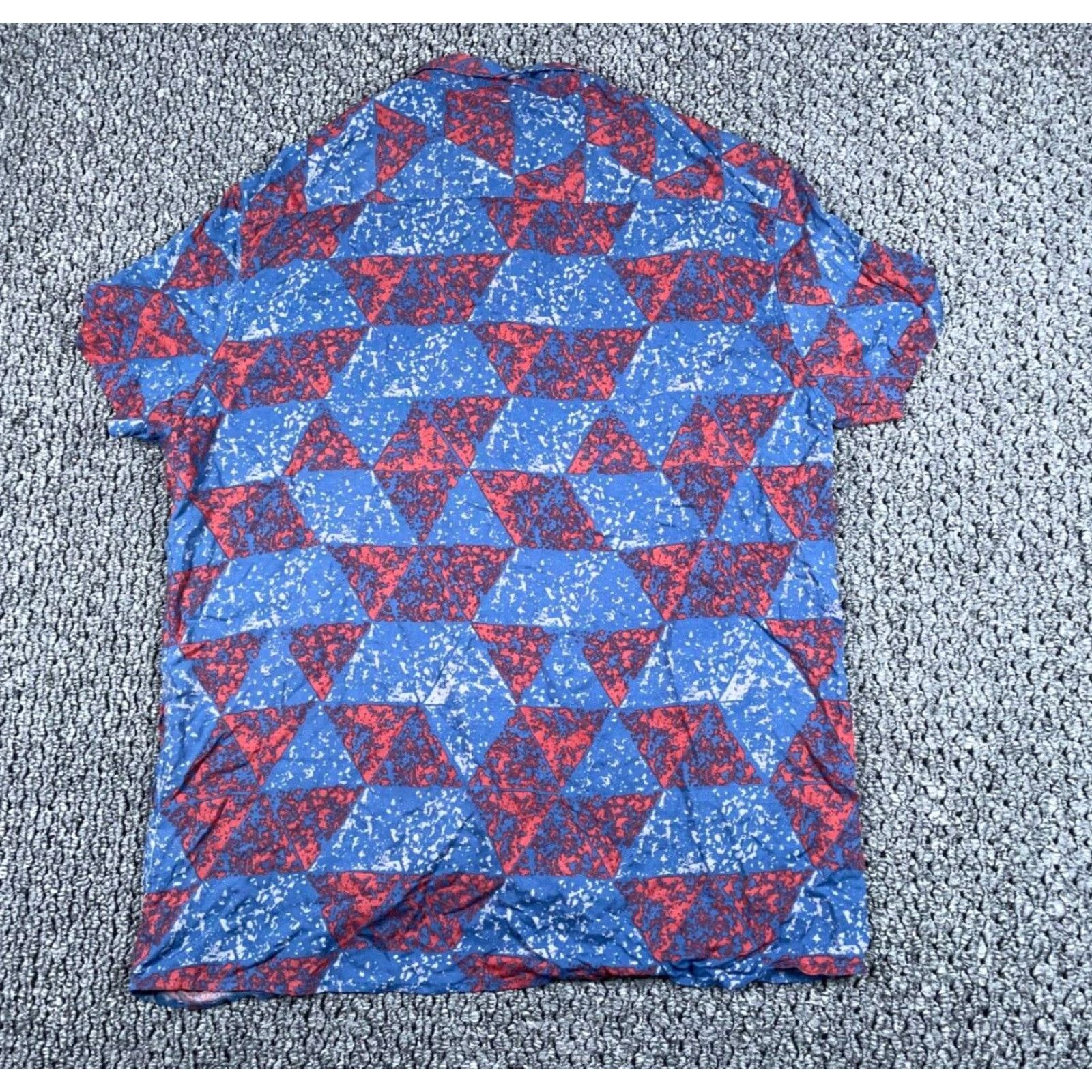 Aeropostale VINTAGE Aeropostale Short Sleeve Button Shirt Adult XL Men Blue Red Geometric Pattern 90s Casual Size US XL / EU 56 / 4 - 2 Thumbnail