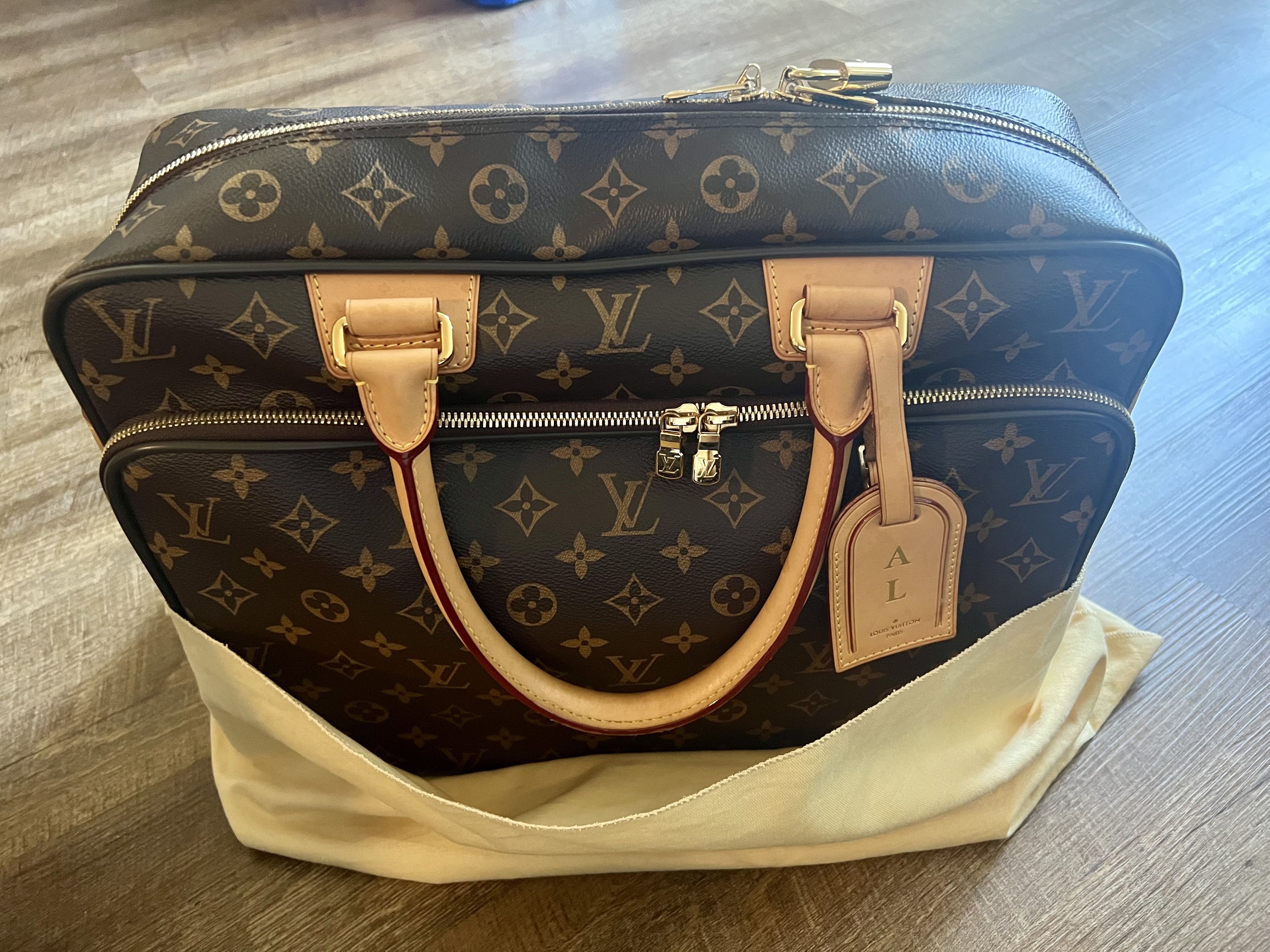 Louis Vuitton Vintage Monogram Messenger Bag Size ONE SIZE - 1 Thumbnail