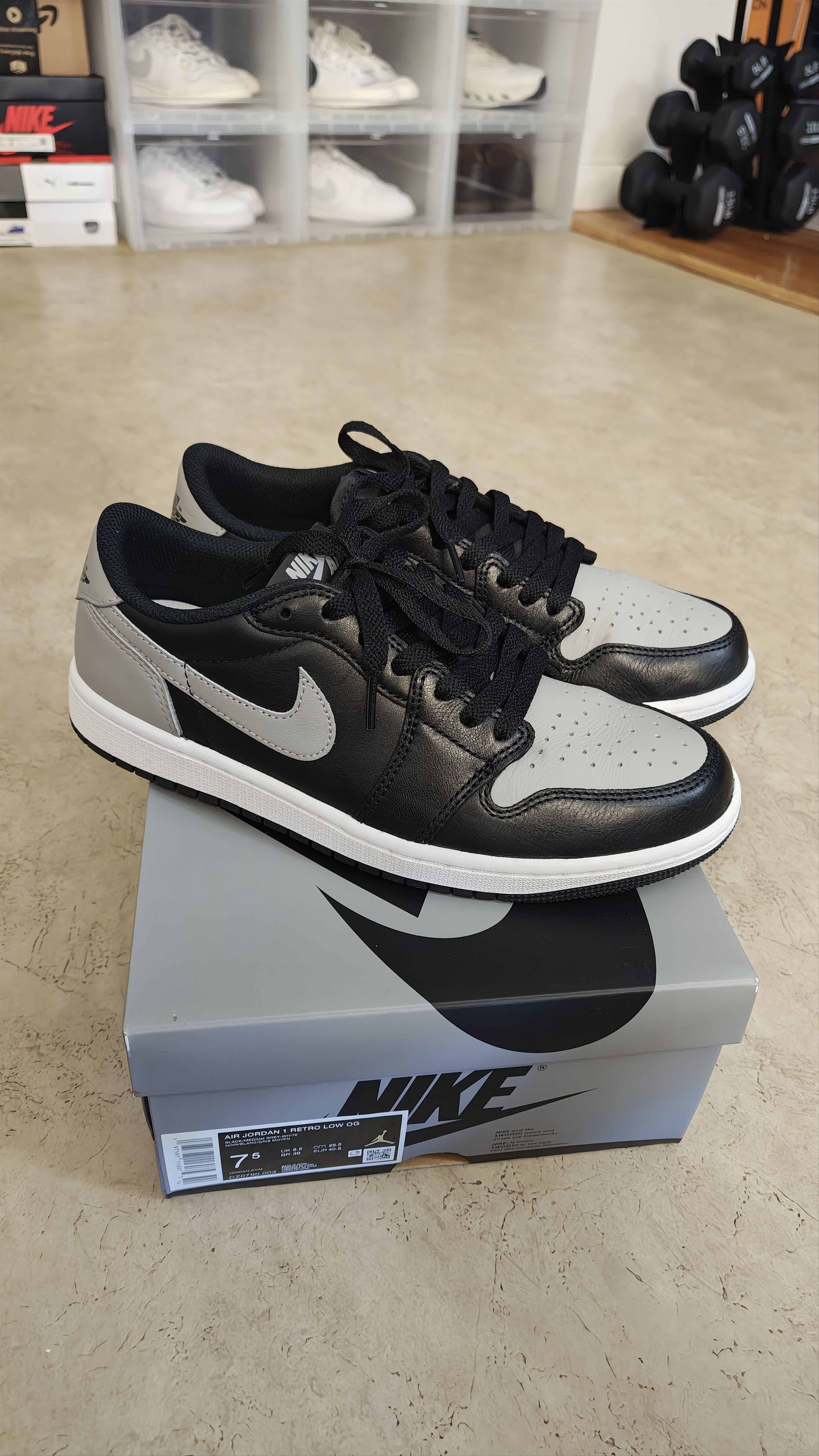 Jordan Brand Jordan 1 low OG Shadow 2024 Size US 7.5 / EU 40-41 - 1 Thumbnail