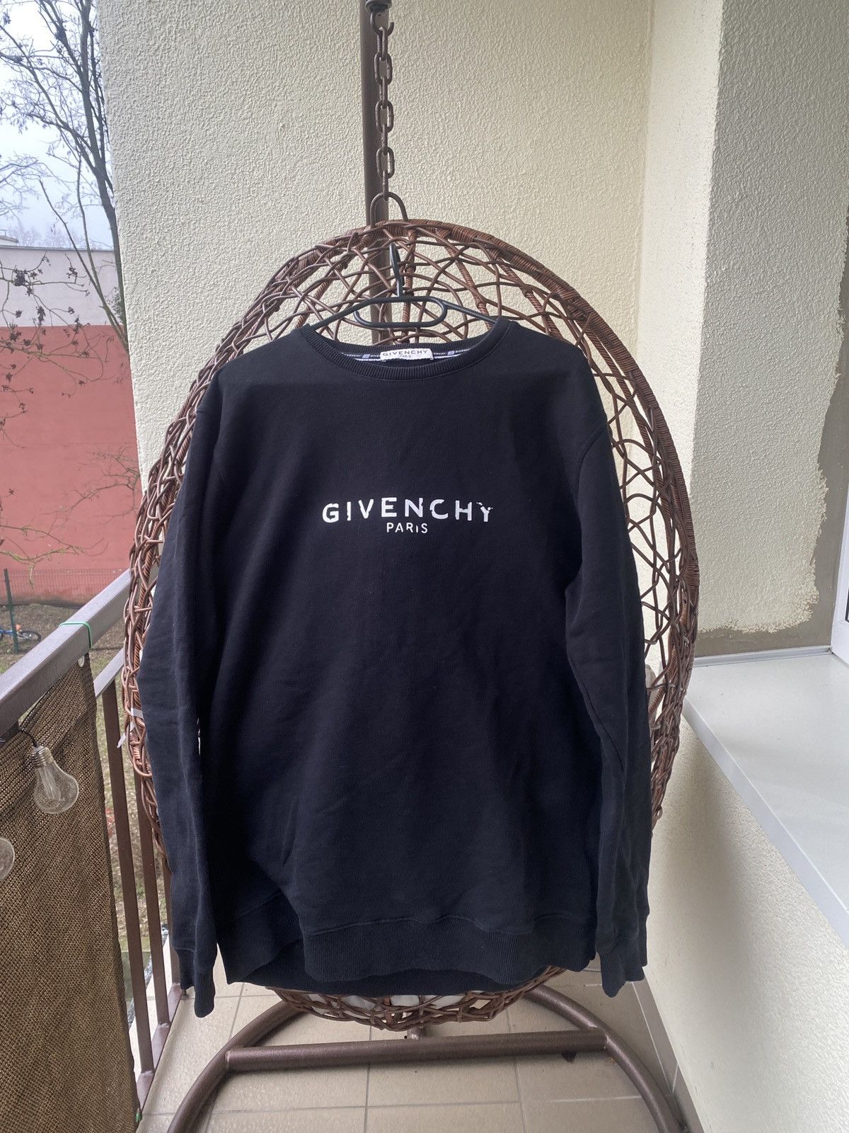 Givenchy Givenchy oversized luxury big logo crawneck Size US M / EU 48-50 / 2 - 1 Thumbnail