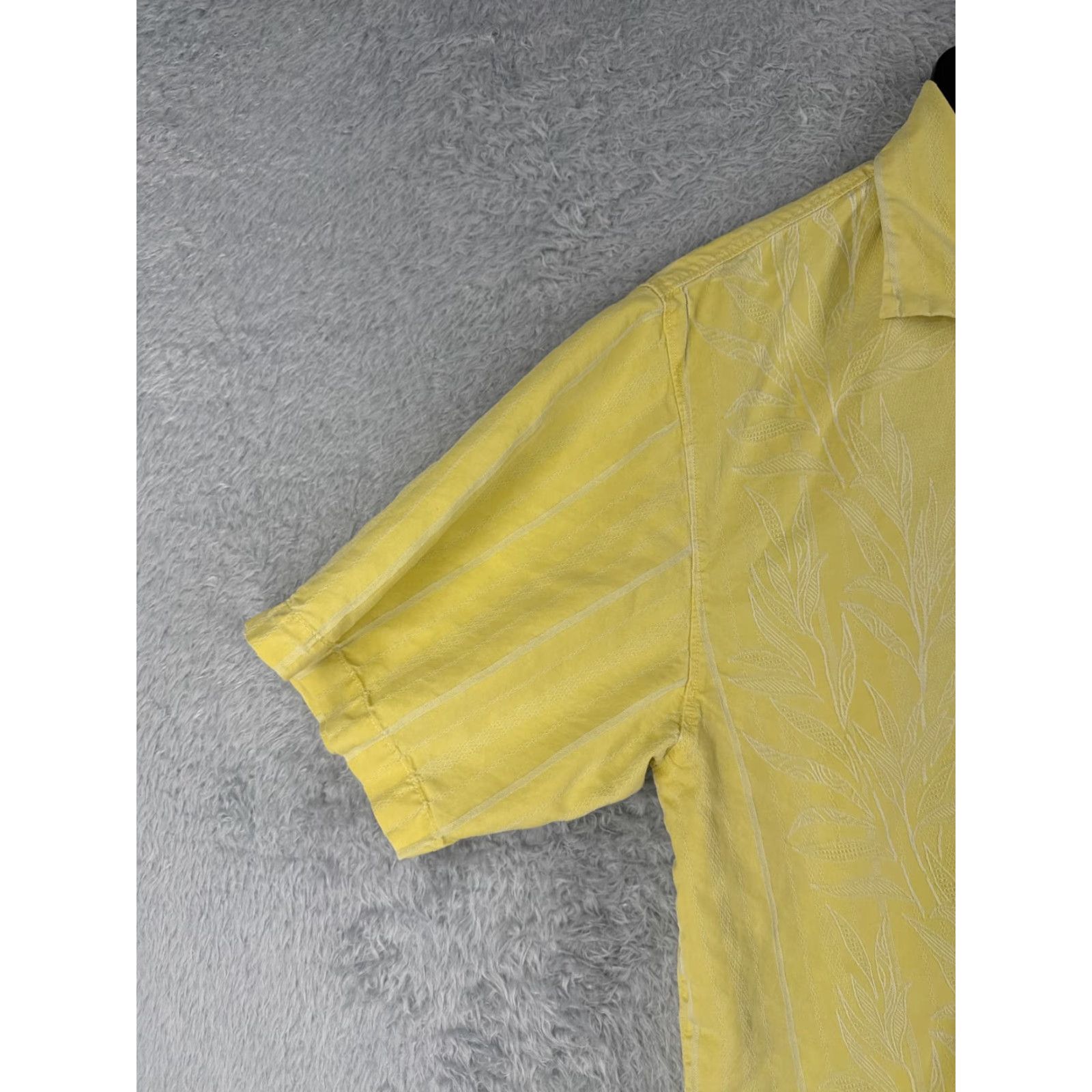Tommy Bahama Tommy Bahama Shirt Men Large Yellow Leaf Hawaiian 100% Silk Button Pocket Casual Shirt 40 in Chest Size US L / EU 52-54 / 3 - 3 Thumbnail