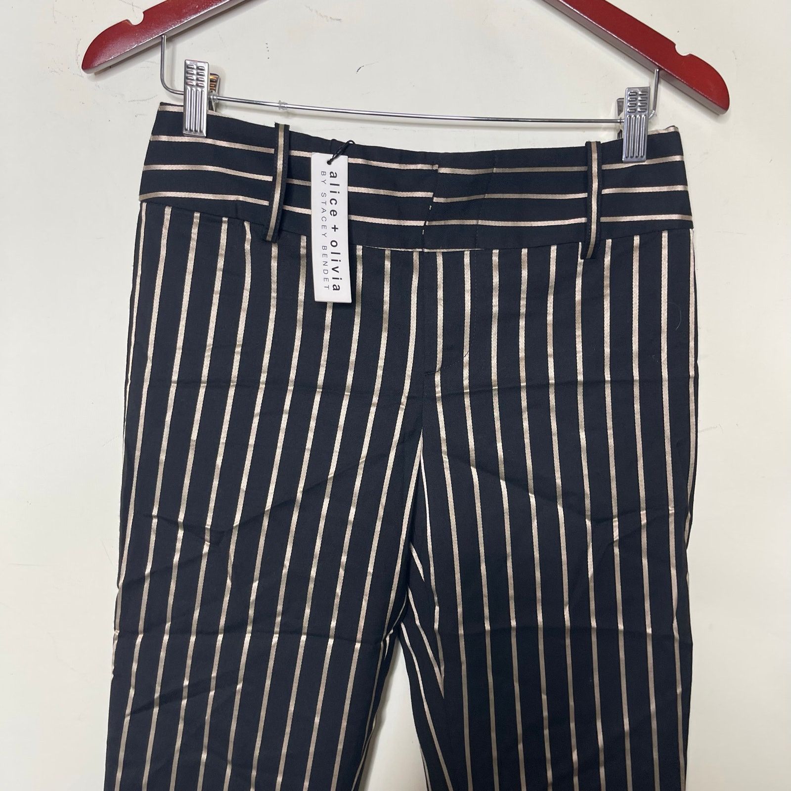 Alice + Olivia New Alice + Olivia black gold stripe mid rise ankle zip pant Size 26" / US 2 / IT 38 - 10 Thumbnail
