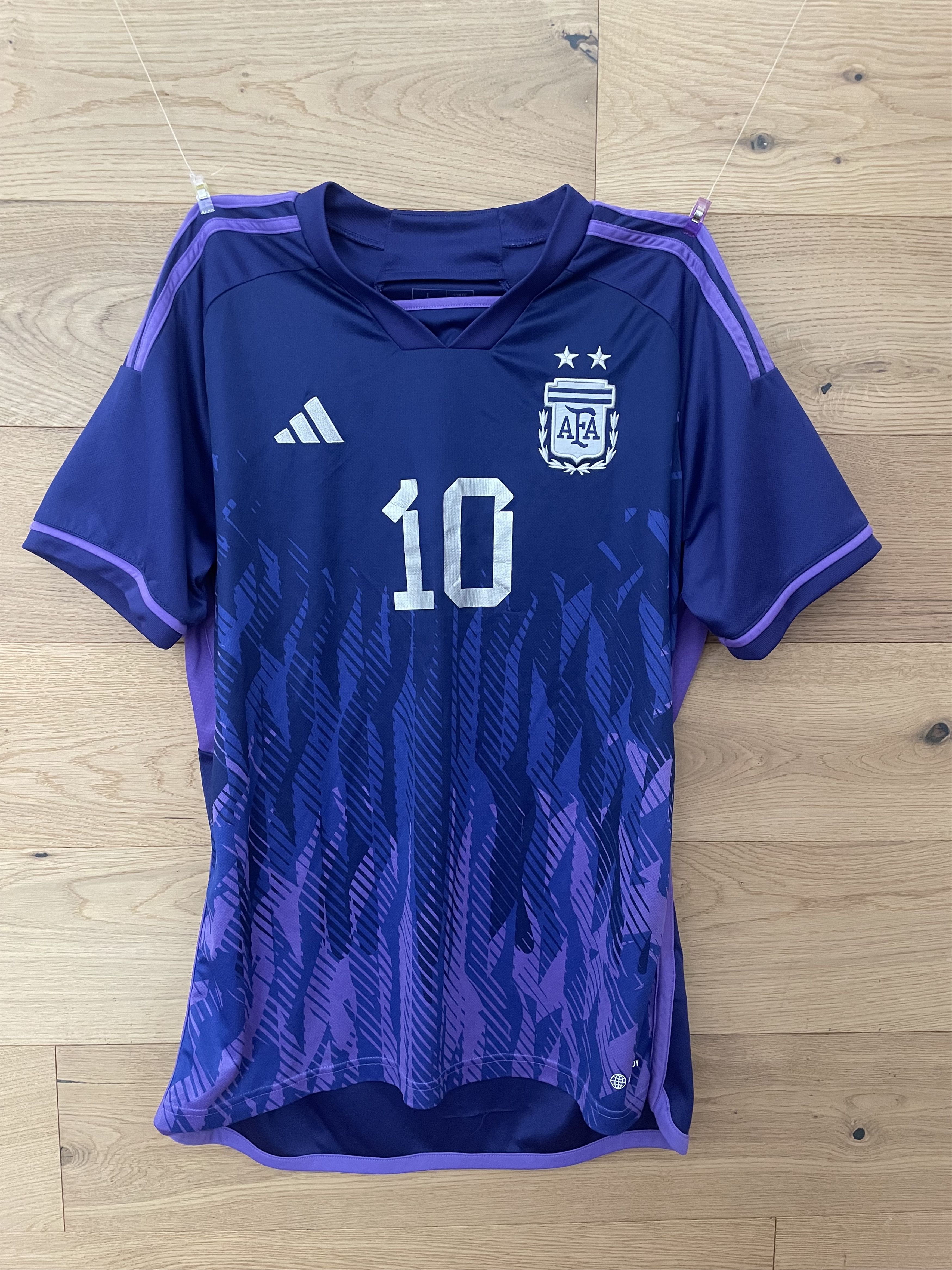 Adidas Adidas Messi #10 Argentina 2022 Away Authentic L Slim Size US L / EU 52-54 / 3 - 1 Thumbnail