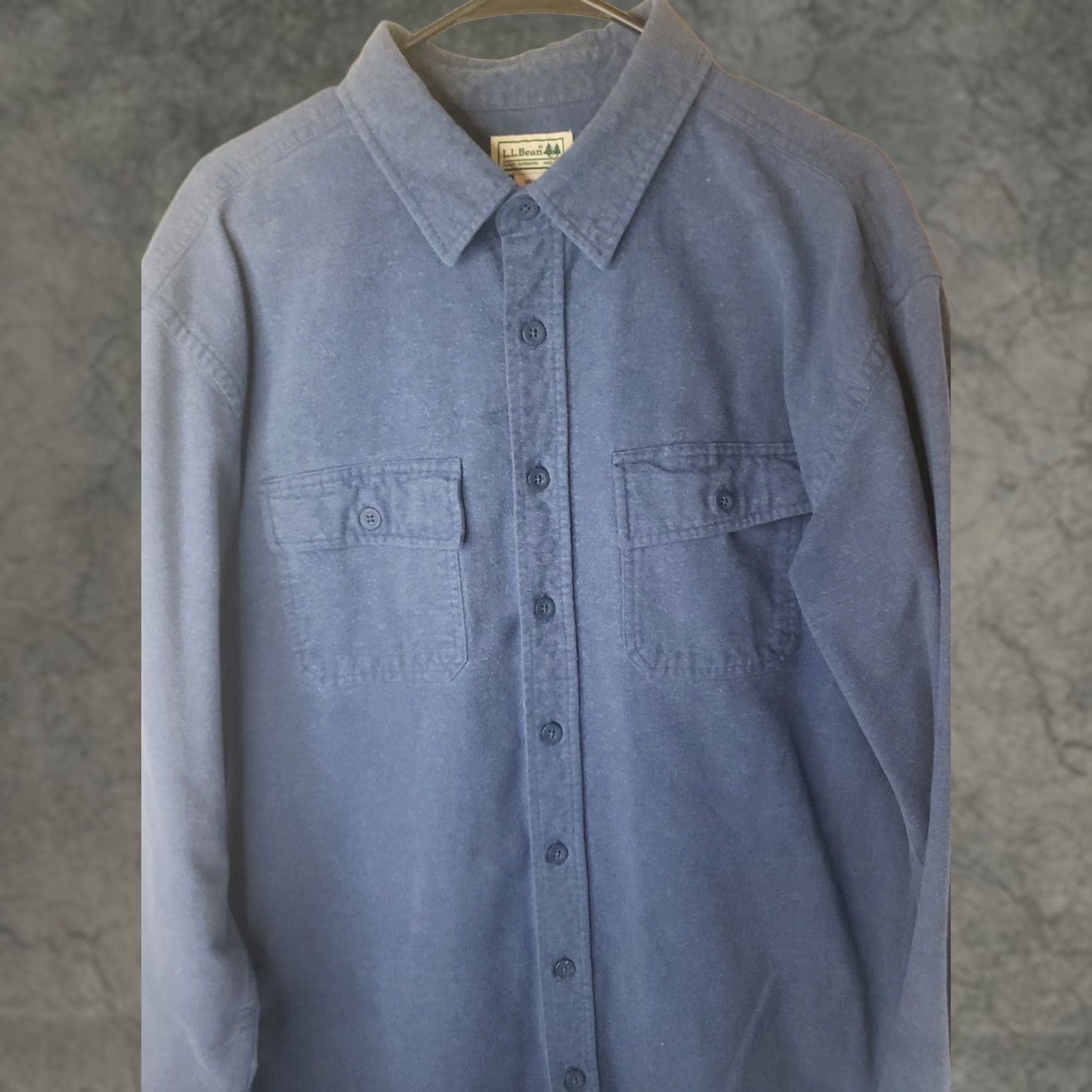 Vintage LL Bean Shirt Mens XLT Blue Chamois Long Sleeve Button-Down Casual Workwear 90s USA Shirt Mens XLT Blue Chamois Long Sleeve Button-Front Pocketed Size US XL / EU 56 / 4 - 1 Thumbnail