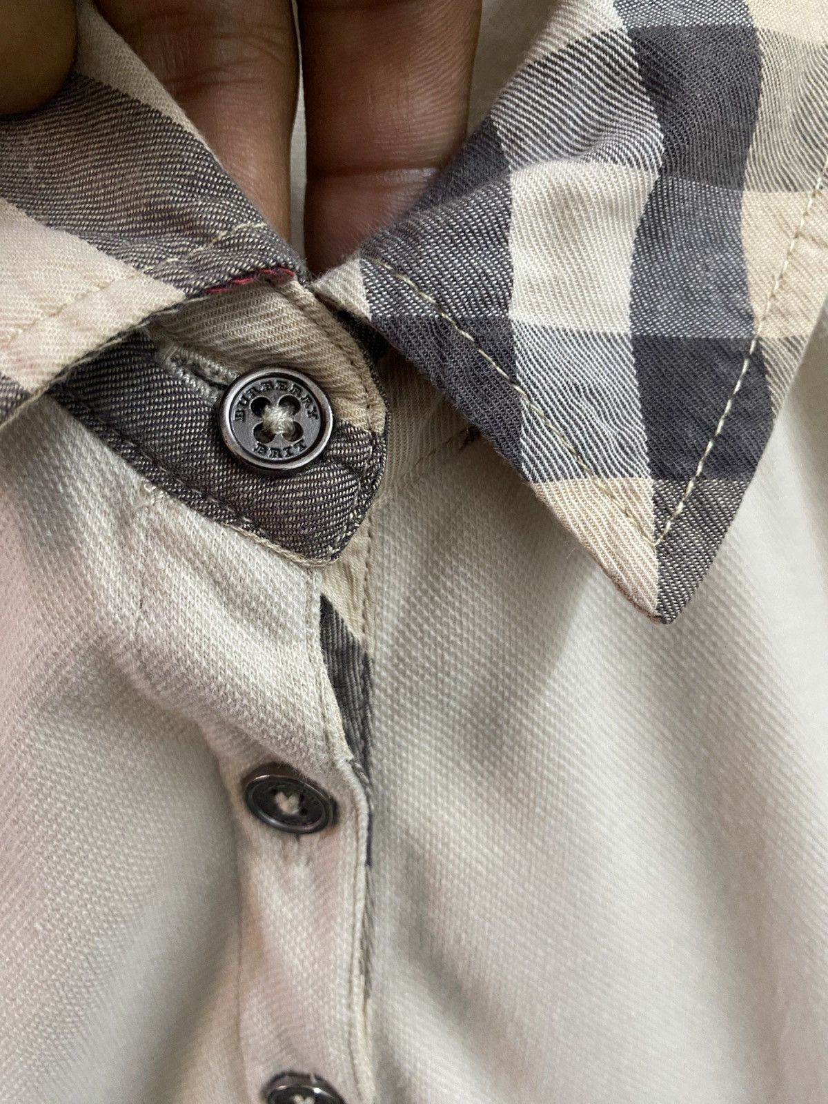 Burberry 🔥 OFFER ME NOW🔥 🔥 Burberry Novacheck Polo Colar Shirt Women Size L / US 10 / IT 46 - 7 Thumbnail