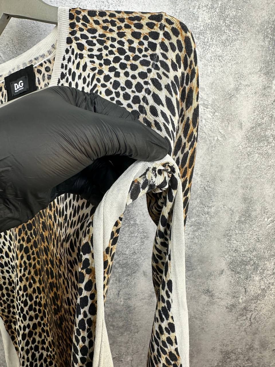 Dolce & Gabbana Dolce & Gabbana Y2k Leopard Top V-Neck Silk Sweater 2000s LS Size S / US 4 / IT 40 - 11 Thumbnail