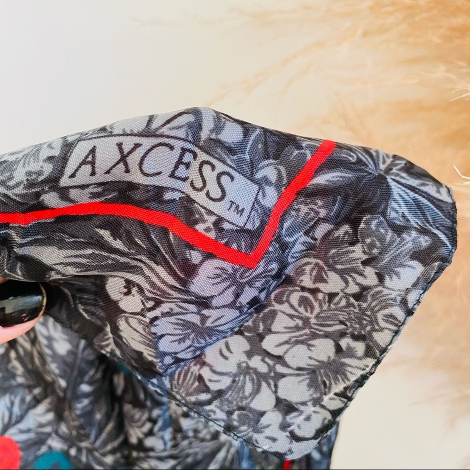 Vintage VINTAGE Dark Light Grey Black Red Floral Printed Scarf Wrap Size ONE SIZE - 4 Thumbnail