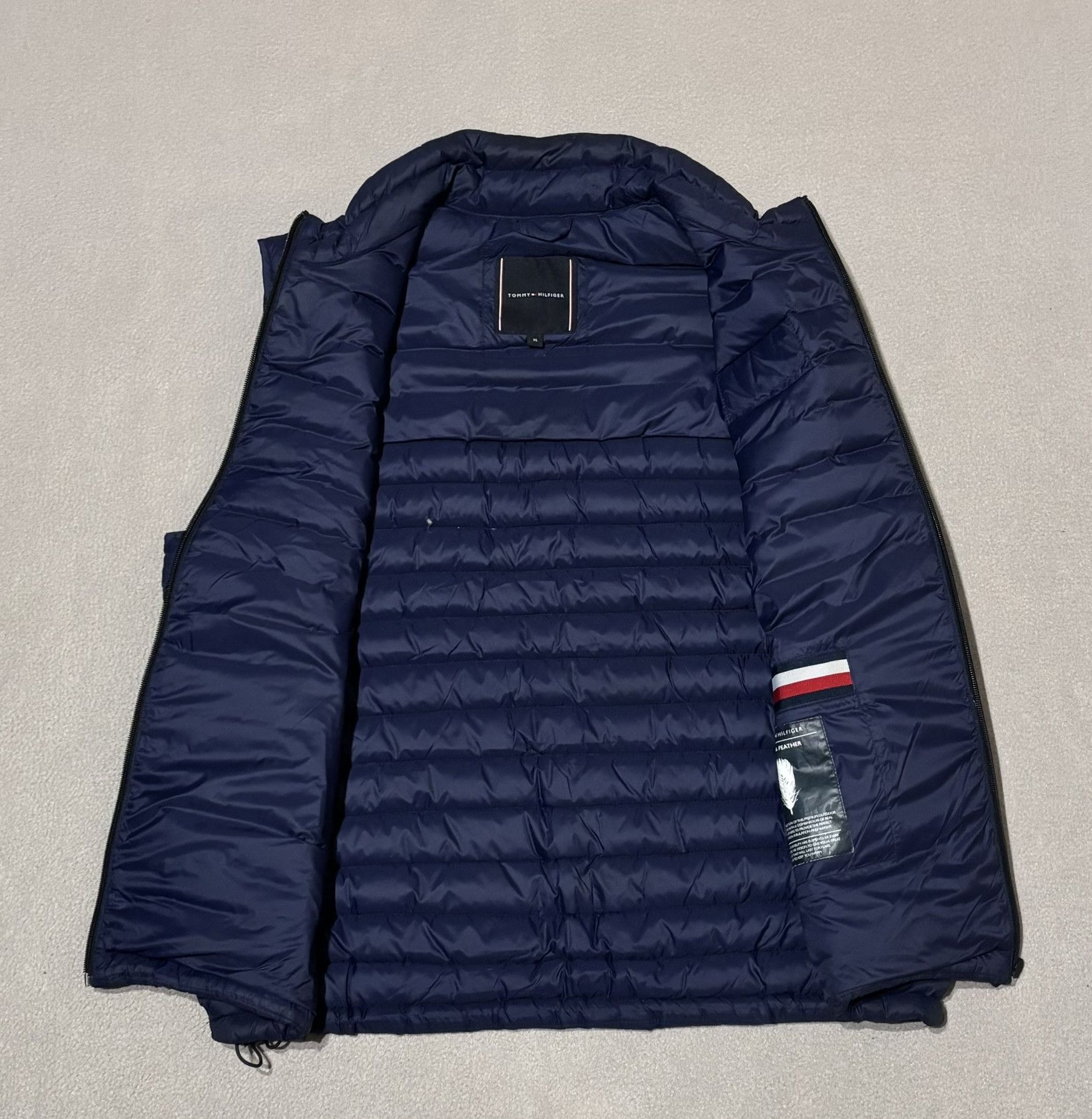 Tommy Hilfiger Tommy Hilfiger America vest size XL Size US XL / EU 56 / 4 - 11 Thumbnail