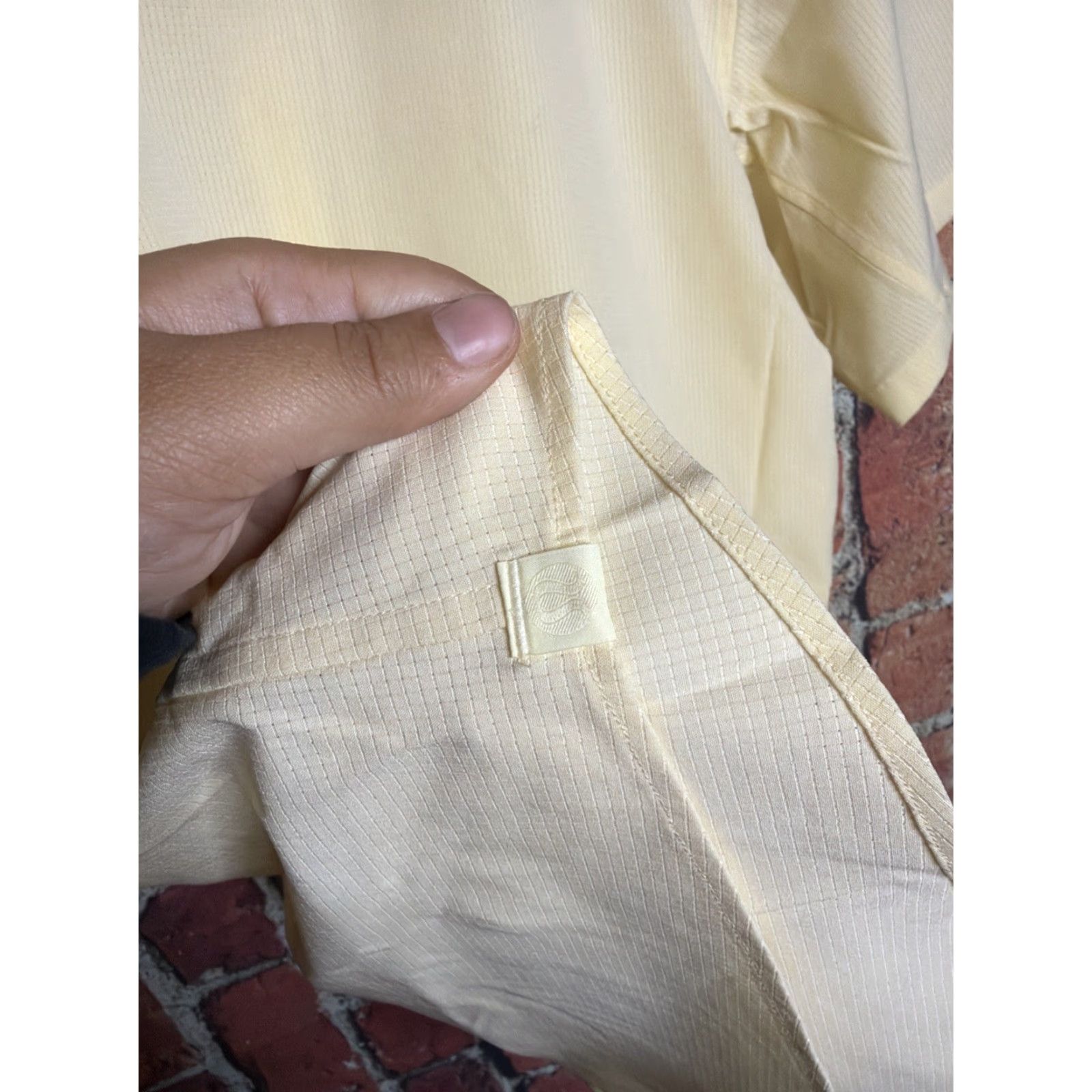 Lululemon Lululemon Airing Easy Shirt Mens Pale Yellow SS Button Up XL EUC Size US XL / EU 56 / 4 - 5 Thumbnail