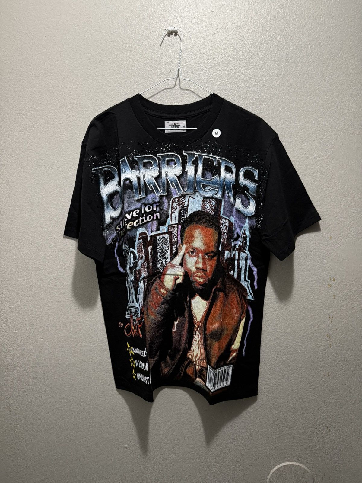 Barriers raekwon tee