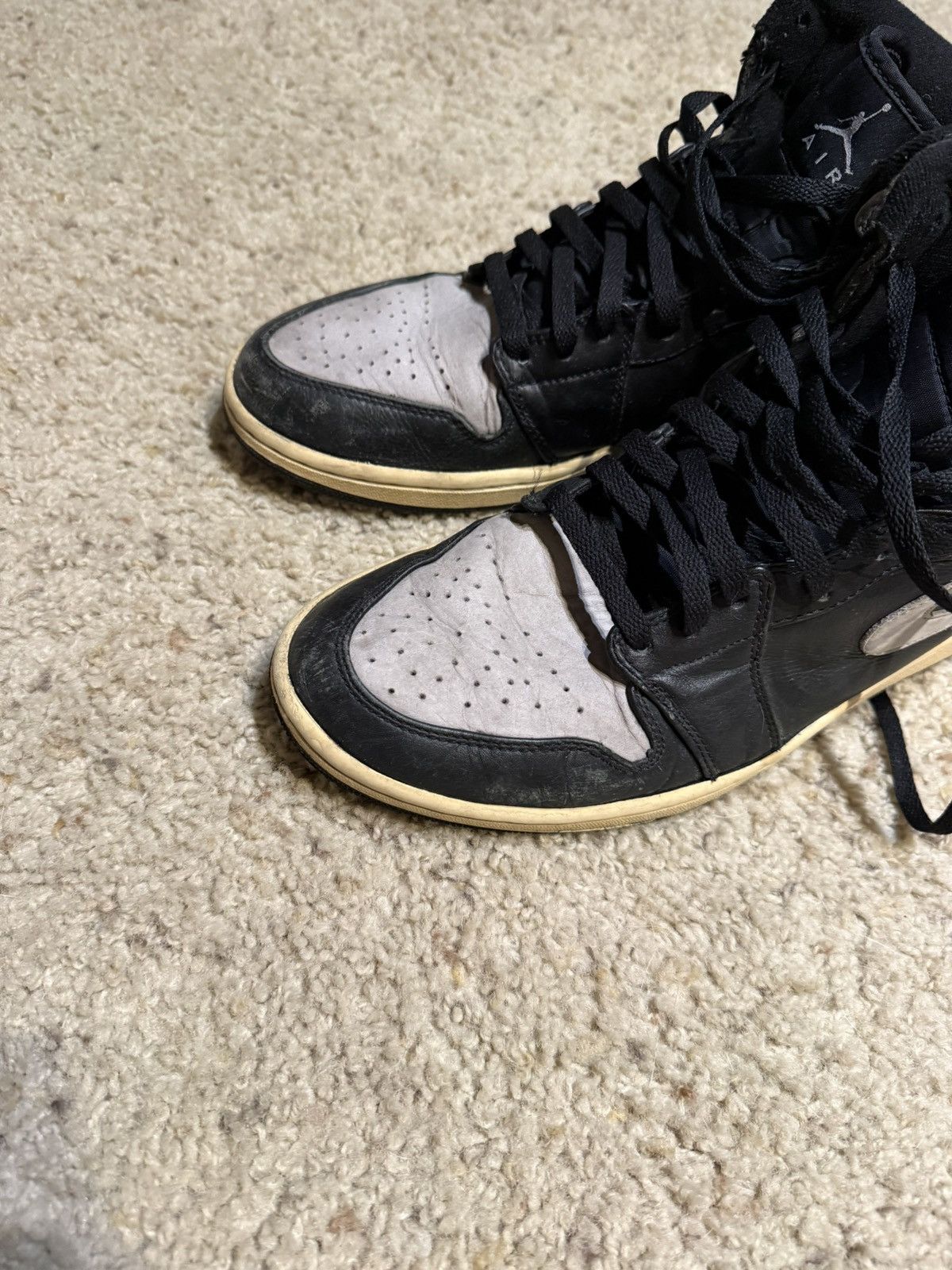 Jordan Brand 2009 Jordan 1 High Shadow Size 10.5 Retro Used Size US 10.5 / EU 43-44 - 4 Thumbnail