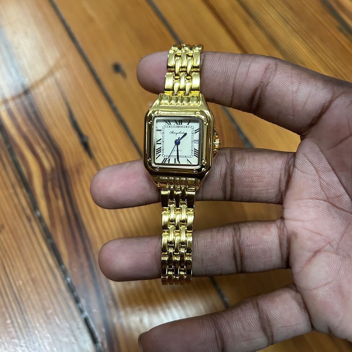 Vintage Vintage 90s vintage retro luxury style quartz Gold watch Size ONE SIZE - 1 Thumbnail