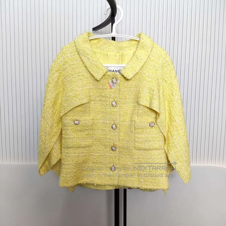 Chanel Chanel Tweed short coat Size XS / US 0-2 / IT 36-38 - 1 Thumbnail