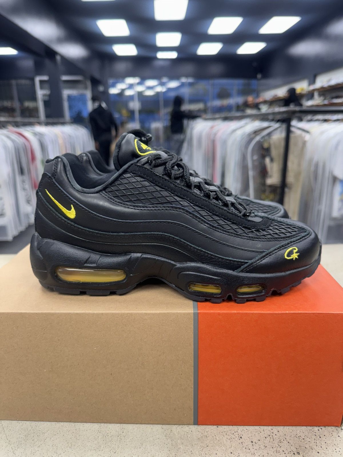 Corteiz × Nike Air Max 95 Corteiz Honey Black Size US 7 / EU 40 - 2 Thumbnail