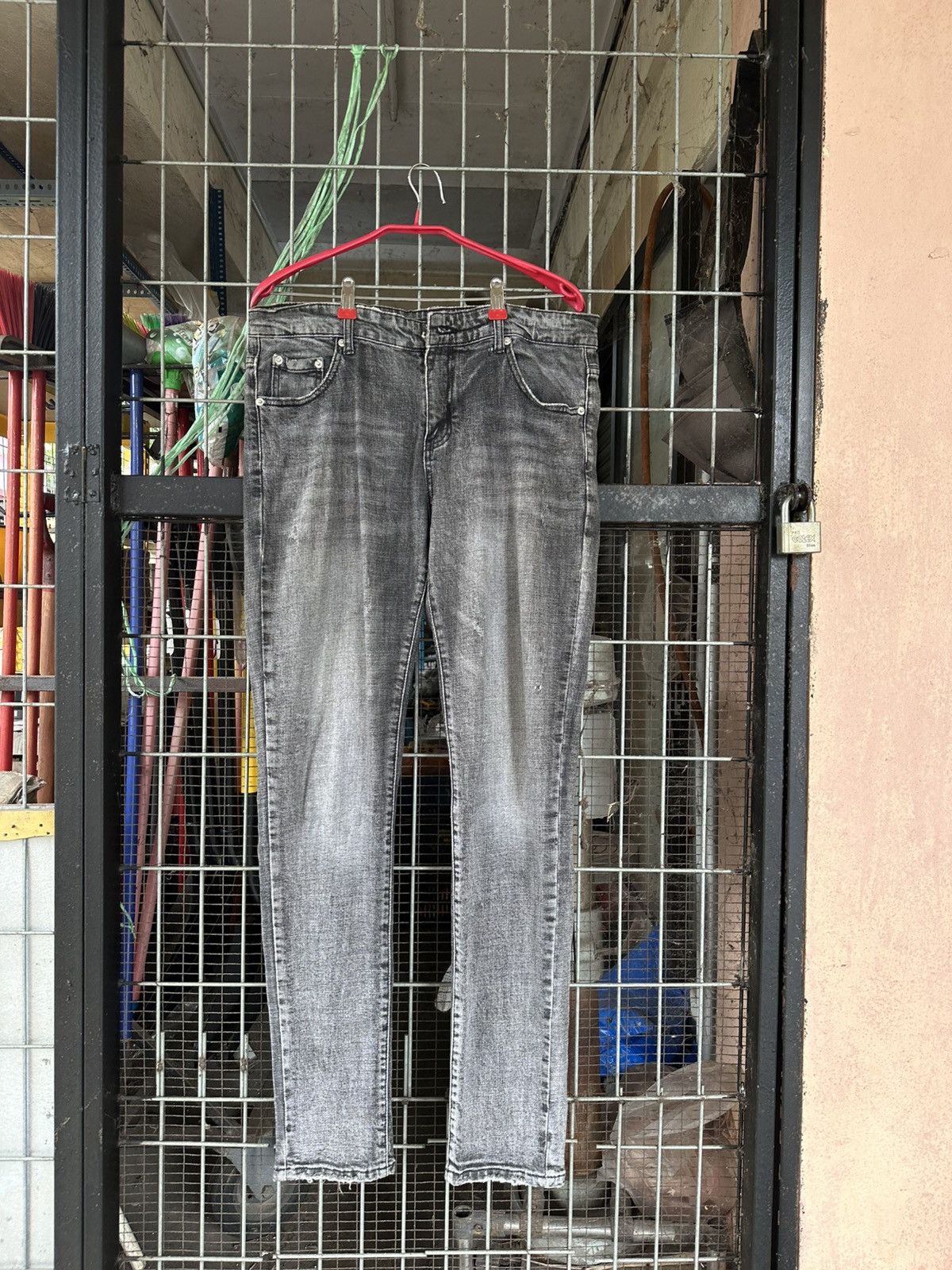 Dolce & Gabbana 👹Vintage Dolce & Gabbana Washed Slim-Fit Jeans Size US 32 / EU 48 - 2 Thumbnail