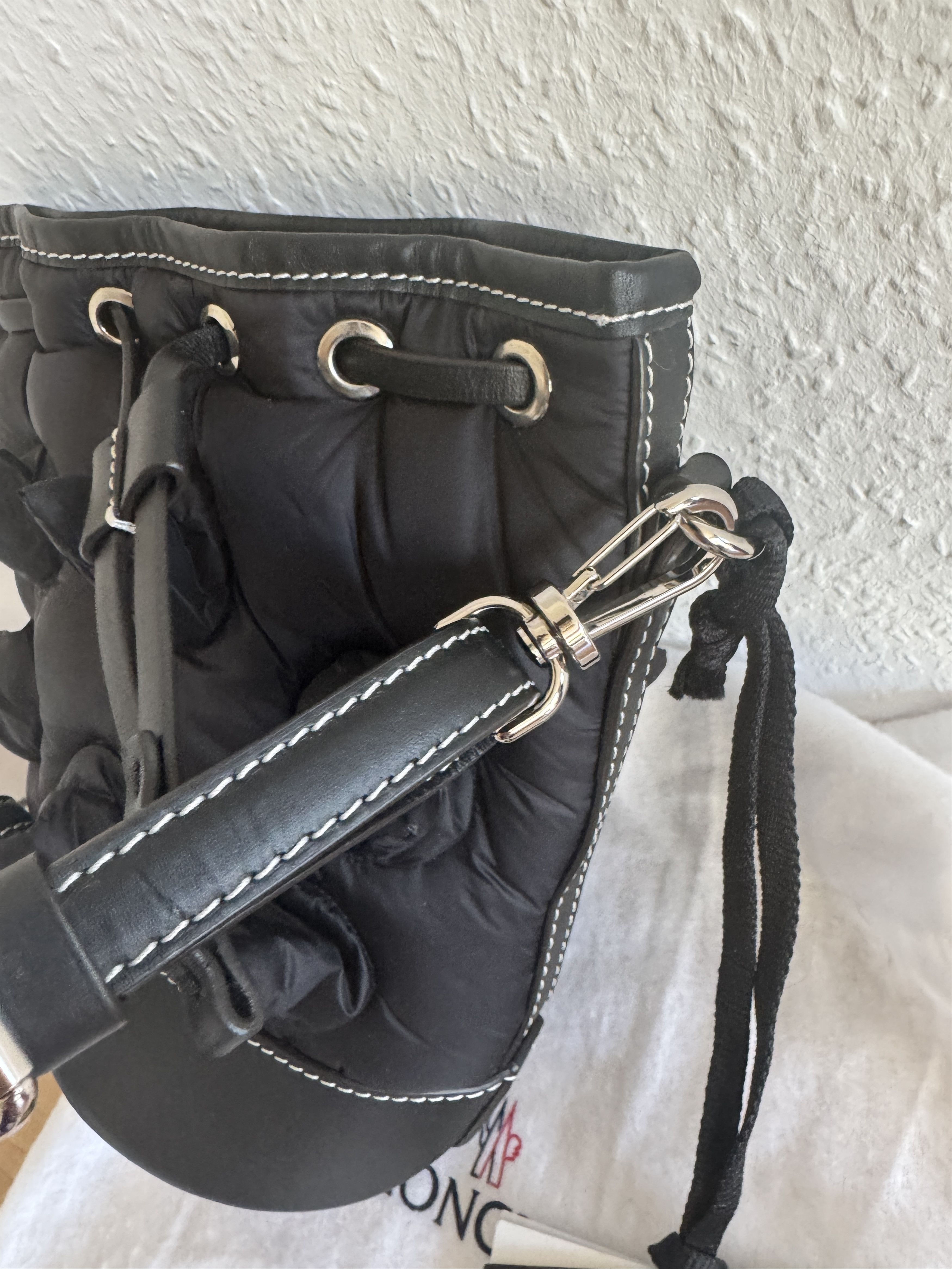 JW Anderson × Moncler Spike Critter Padded Bucket Bag Size ONE SIZE - 4 Thumbnail